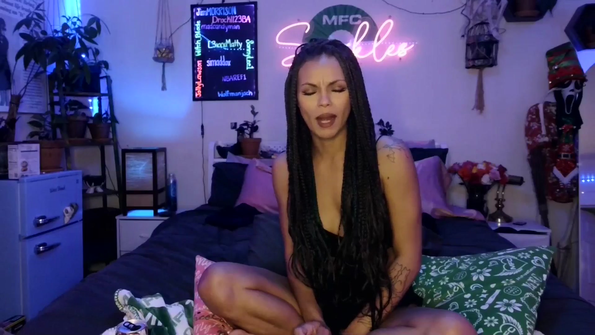 Gallery image thumbnail from SPARKL3S's myfreecams stream on, 12/14/2025, 10:01 image 8 of 20