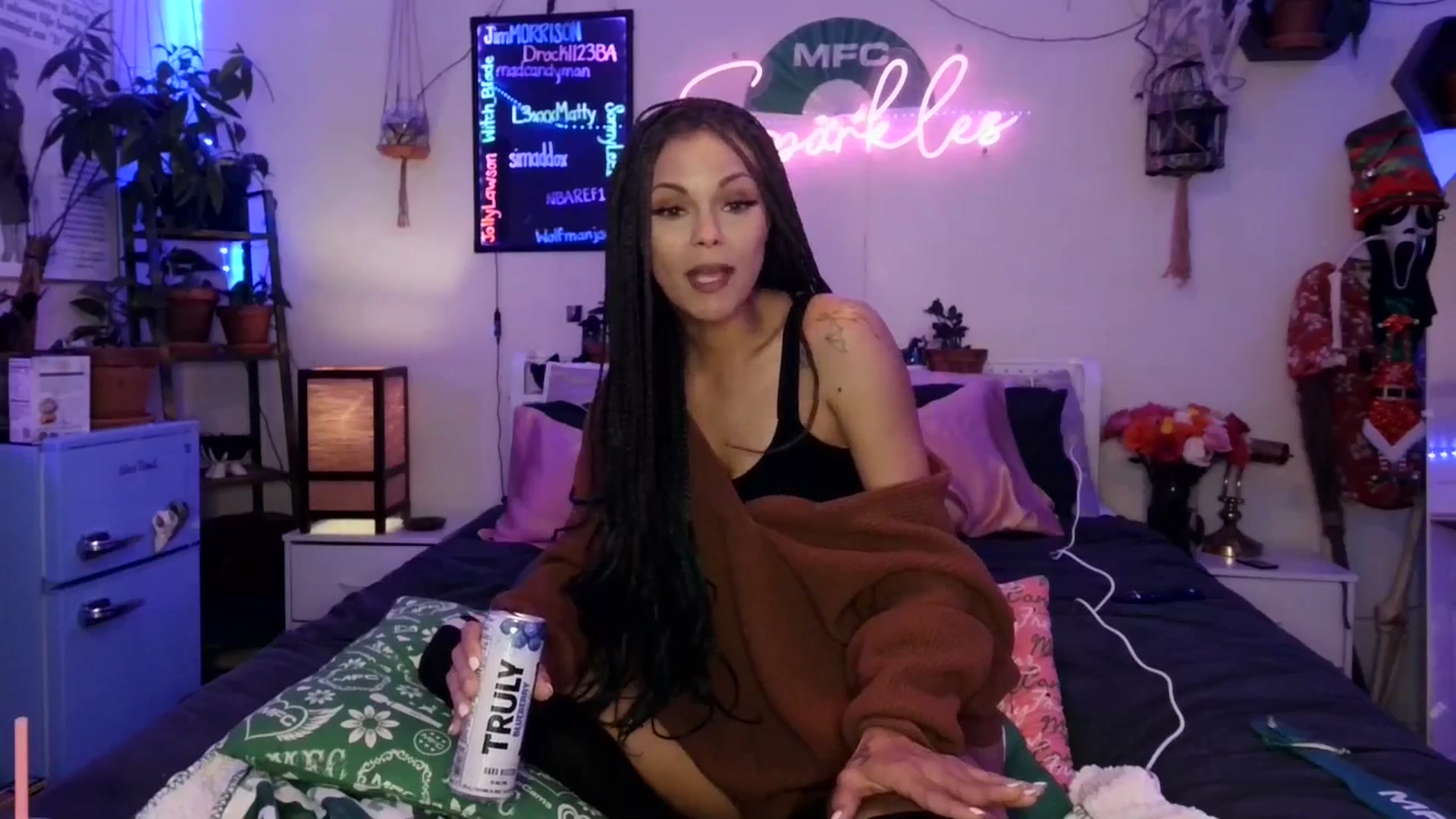 Gallery image thumbnail from SPARKL3S's myfreecams stream on, 12/15/2025, 10:20 image 8 of 20