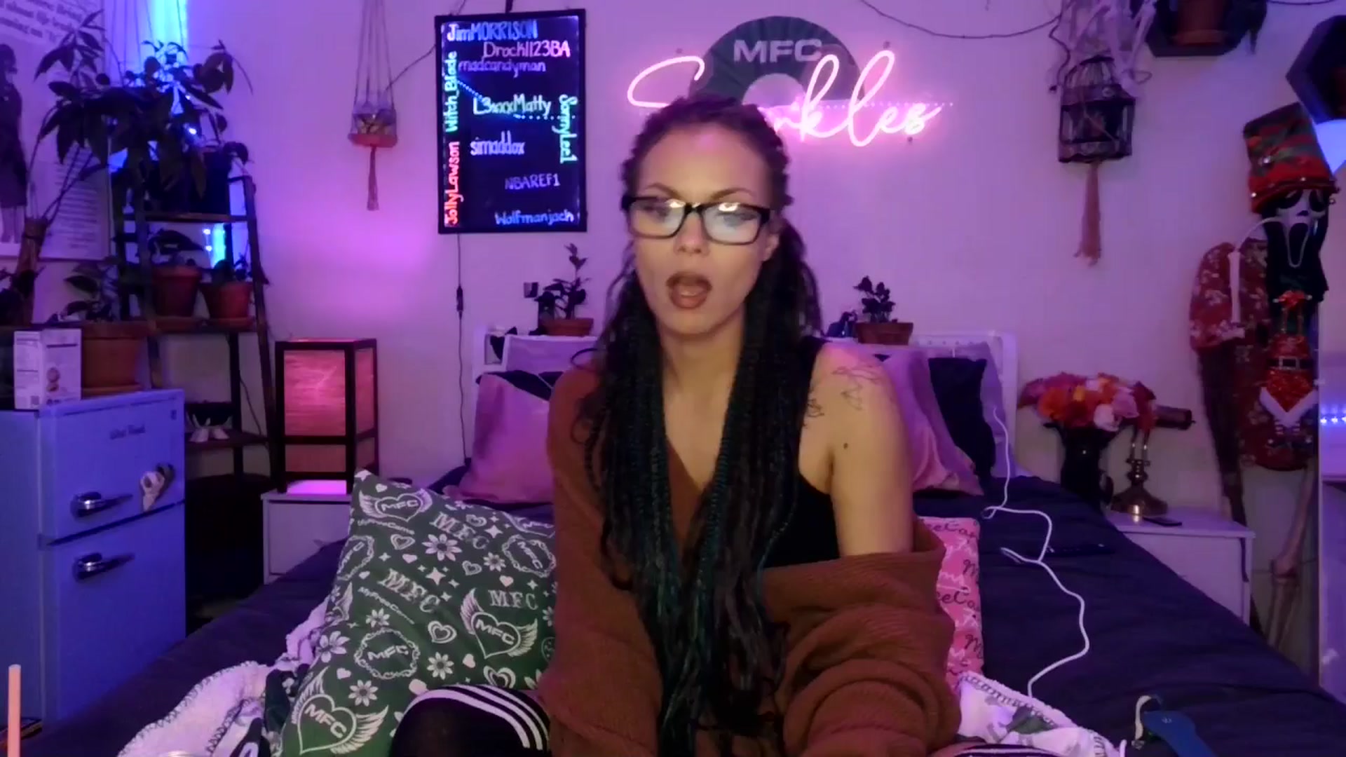 Gallery image thumbnail from SPARKL3S's myfreecams stream on, 12/15/2025, 10:20 image 1 of 20