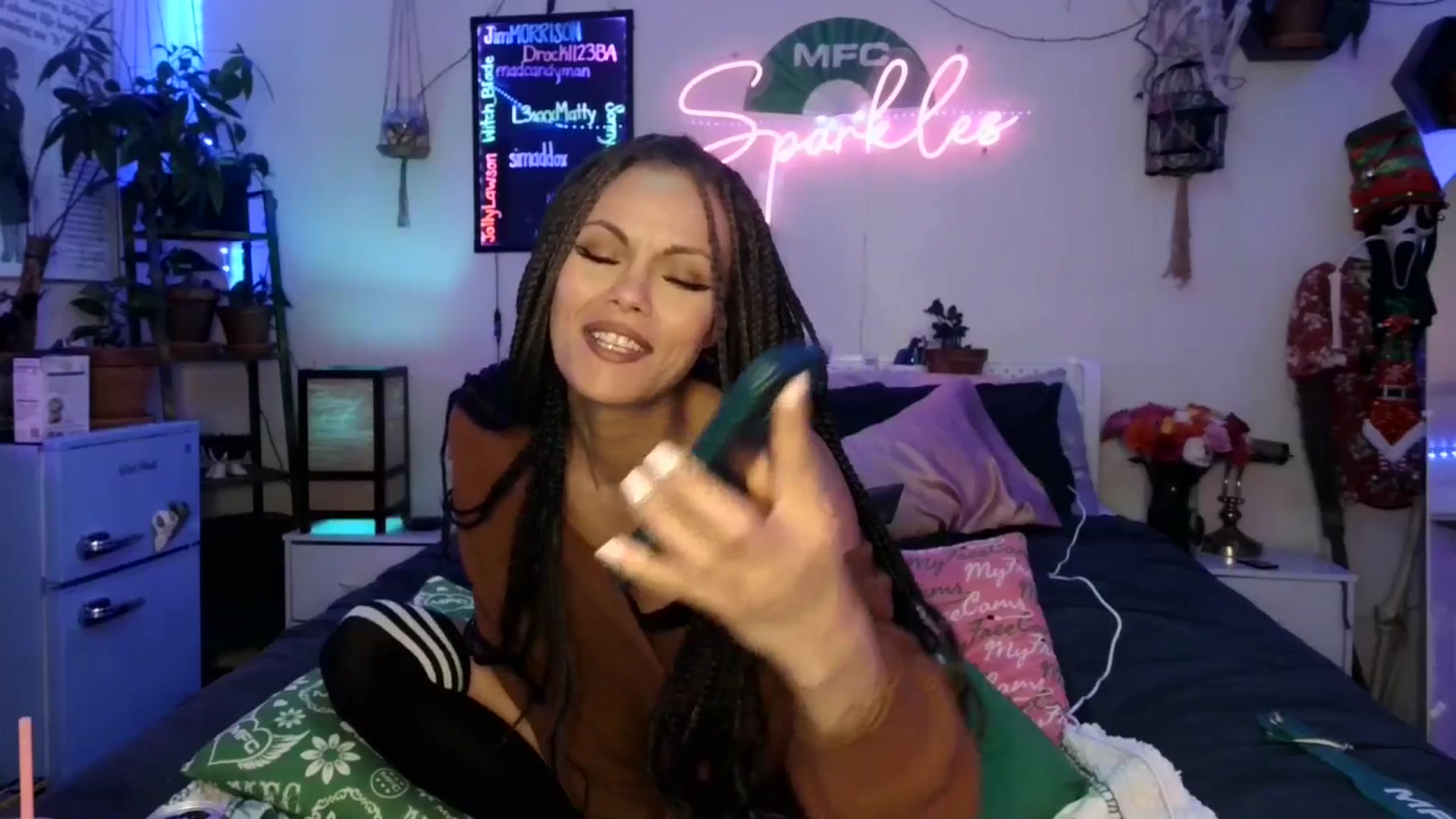 Gallery image thumbnail from SPARKL3S's myfreecams stream on, 12/15/2025, 10:20 image 15 of 20