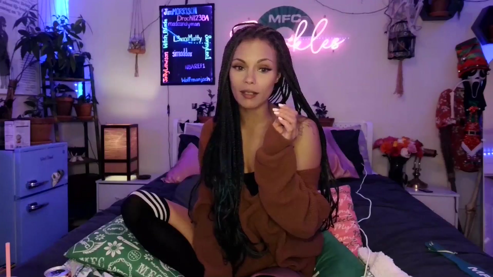 Gallery image thumbnail from SPARKL3S's myfreecams stream on, 12/15/2025, 10:20 image 13 of 20