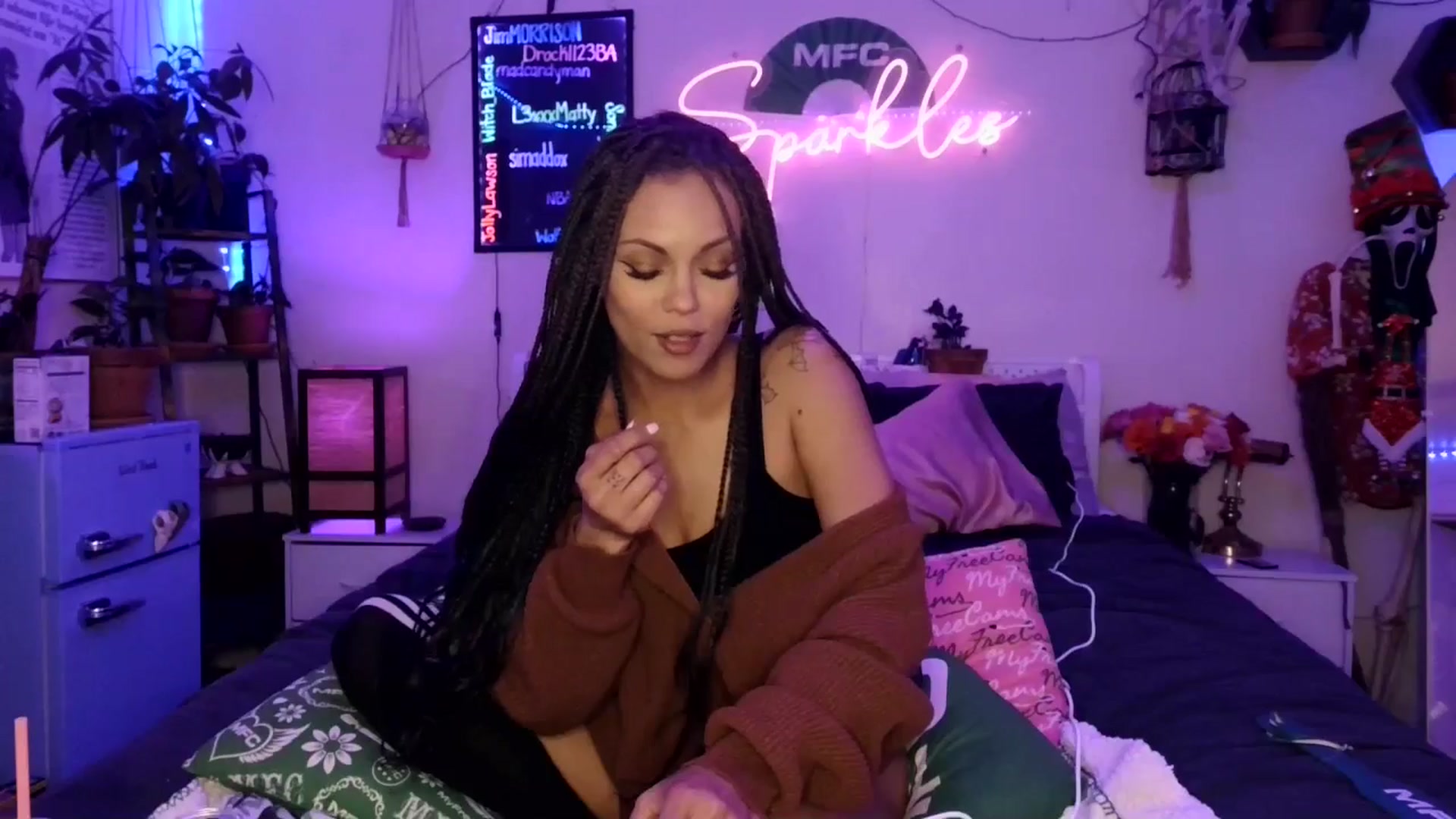 Gallery image thumbnail from SPARKL3S's myfreecams stream on, 12/15/2025, 10:20 image 14 of 20