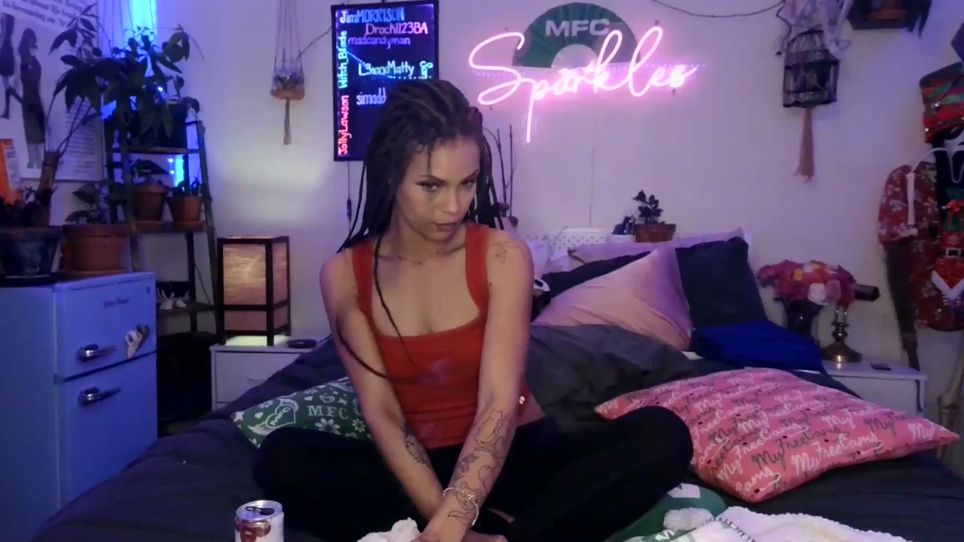 Gallery image thumbnail from SPARKL3S's myfreecams stream on, 12/18/2025, 11:34 image 2 of 20