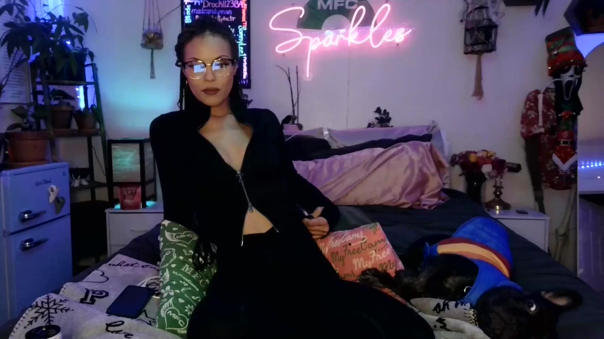 Gallery image thumbnail from SPARKL3S's myfreecams stream on, 12/24/2025, 09:34 image 1 of 20