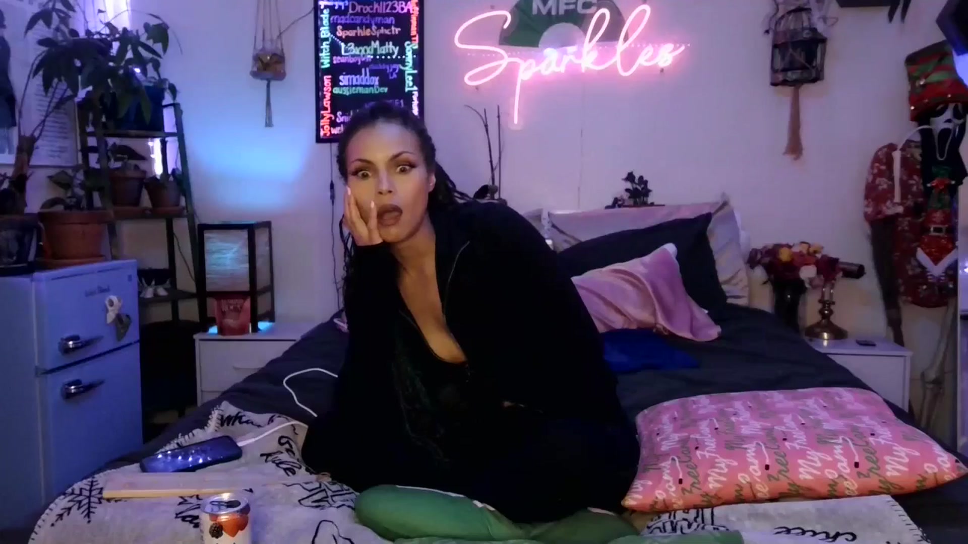 Gallery image thumbnail from SPARKL3S's myfreecams stream on, 12/24/2025, 09:34 image 17 of 20