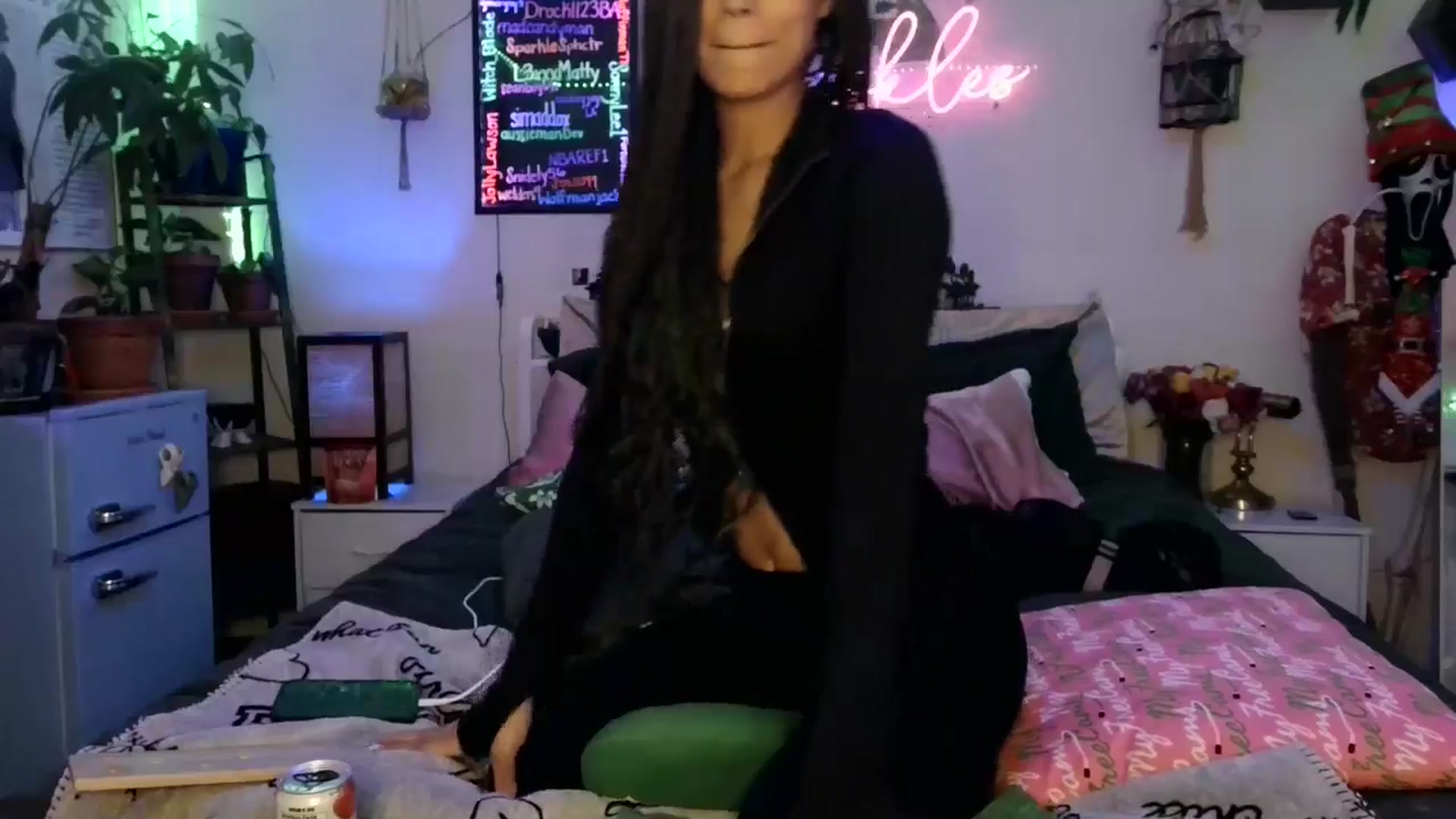 Gallery image thumbnail from SPARKL3S's myfreecams stream on, 12/24/2025, 09:34 image 20 of 20