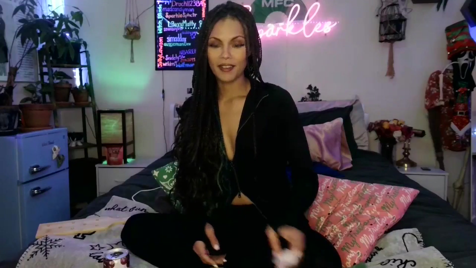 Gallery image thumbnail from SPARKL3S's myfreecams stream on, 12/24/2025, 09:34 image 11 of 20