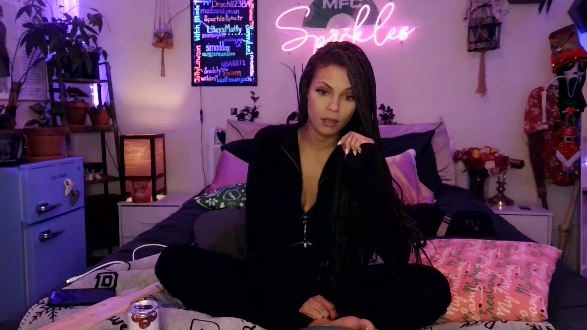 Gallery image thumbnail from SPARKL3S's myfreecams stream on, 12/24/2025, 10:05 image 14 of 20