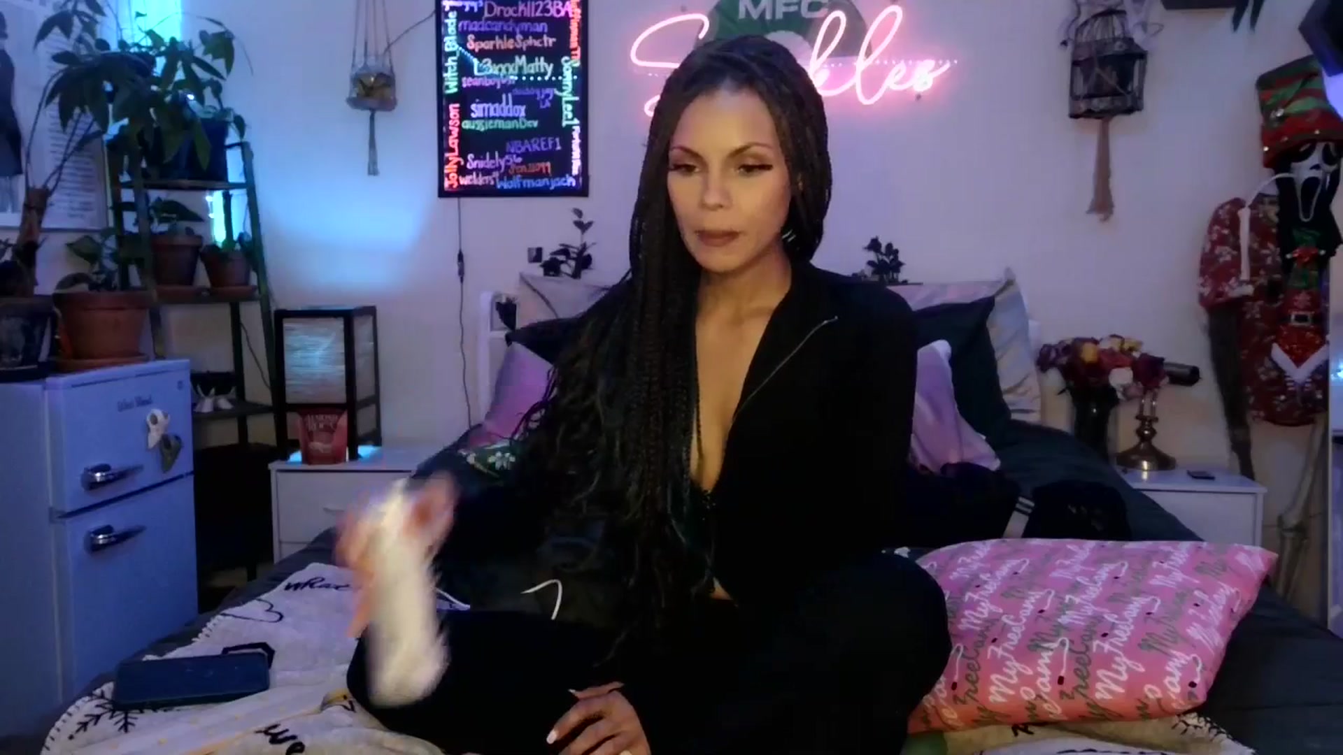 Gallery image thumbnail from SPARKL3S's myfreecams stream on, 12/24/2025, 10:05 image 4 of 20