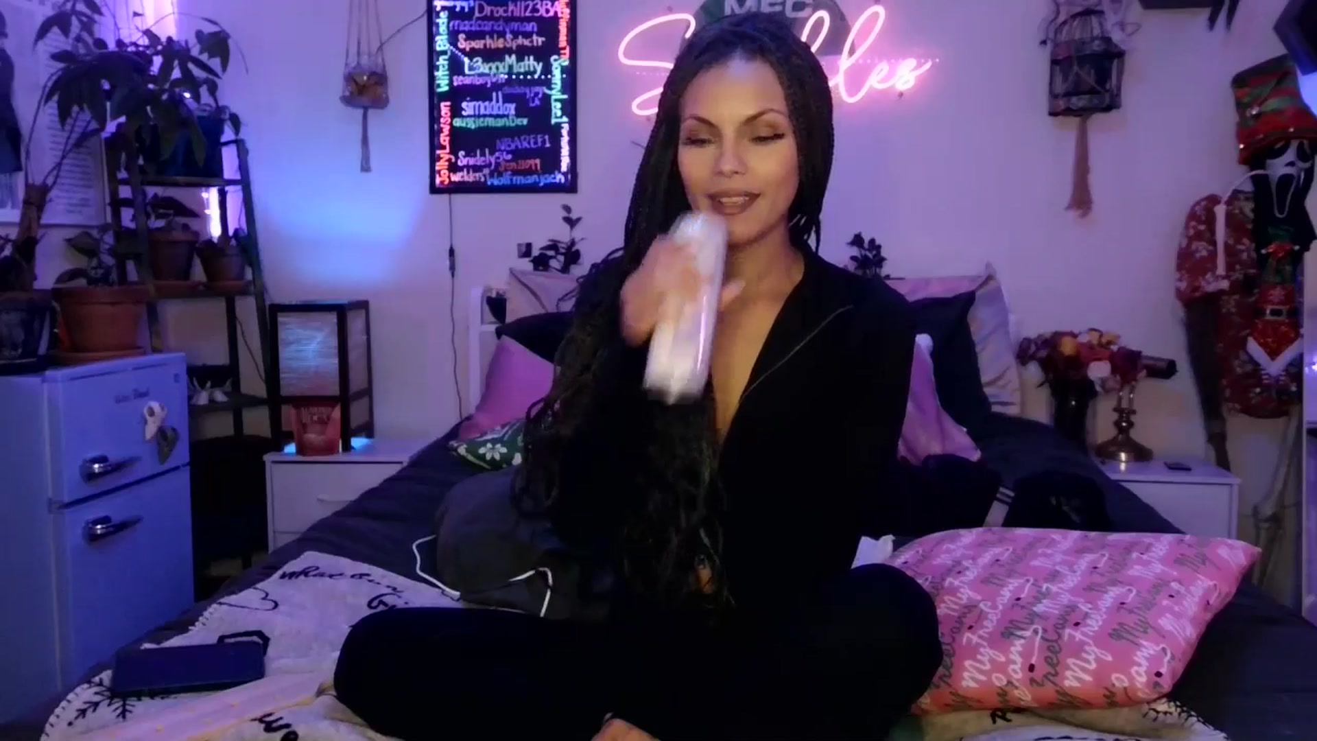 Gallery image thumbnail from SPARKL3S's myfreecams stream on, 12/24/2025, 10:05 image 6 of 20