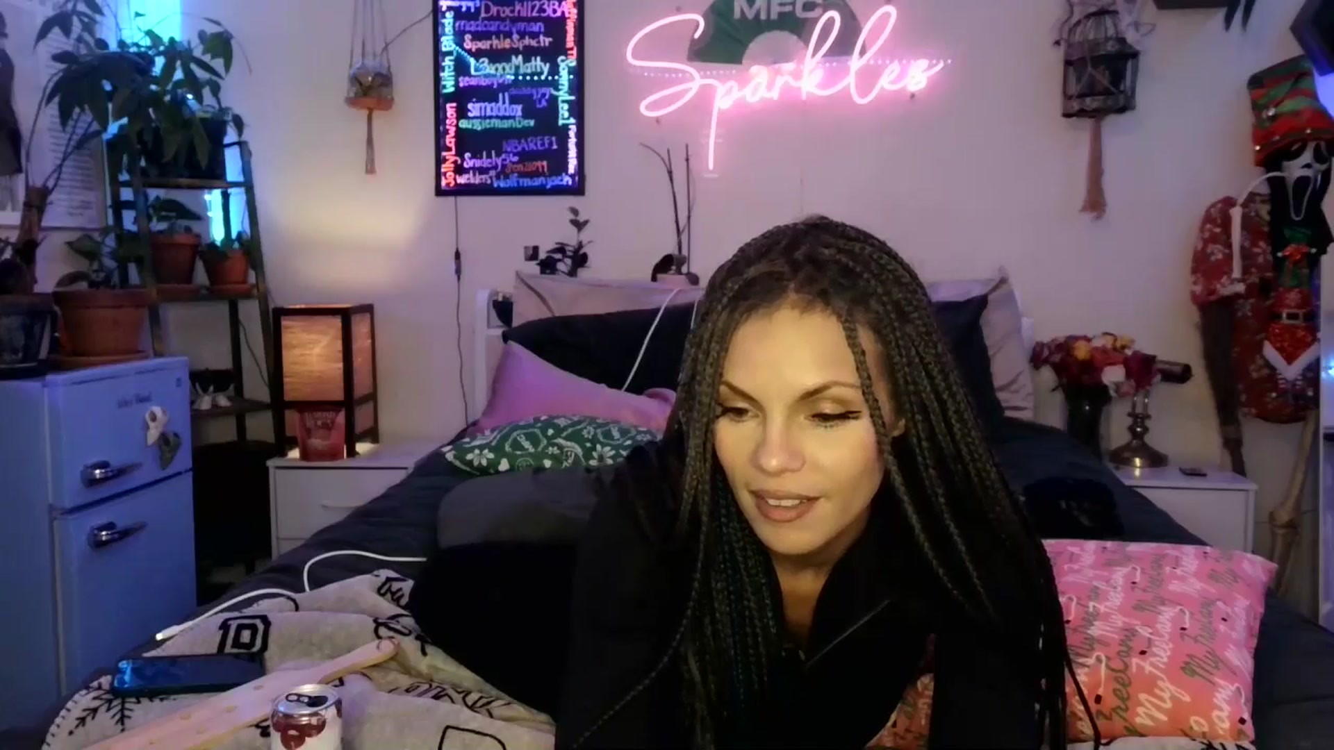 Gallery image thumbnail from SPARKL3S's myfreecams stream on, 12/24/2025, 10:05 image 9 of 20