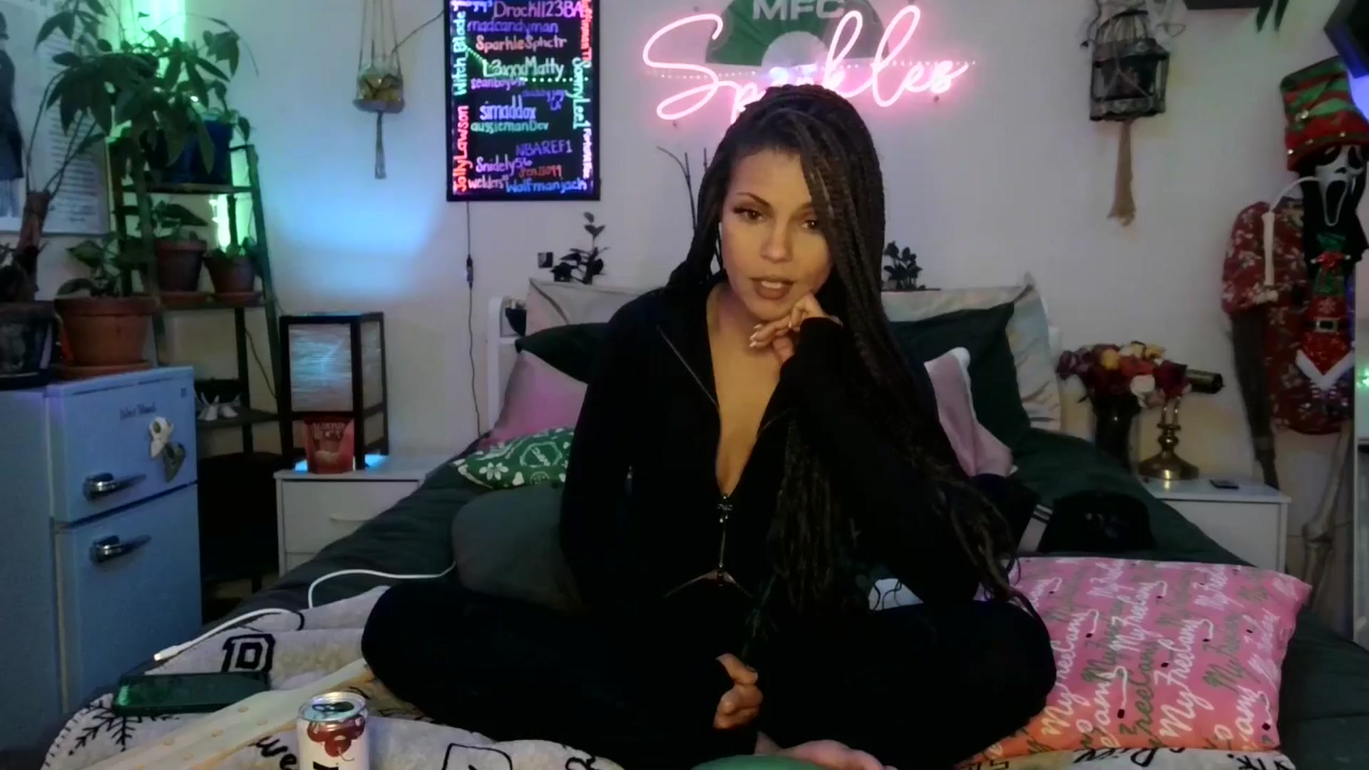 Gallery image thumbnail from SPARKL3S's myfreecams stream on, 12/24/2025, 10:05 image 18 of 20