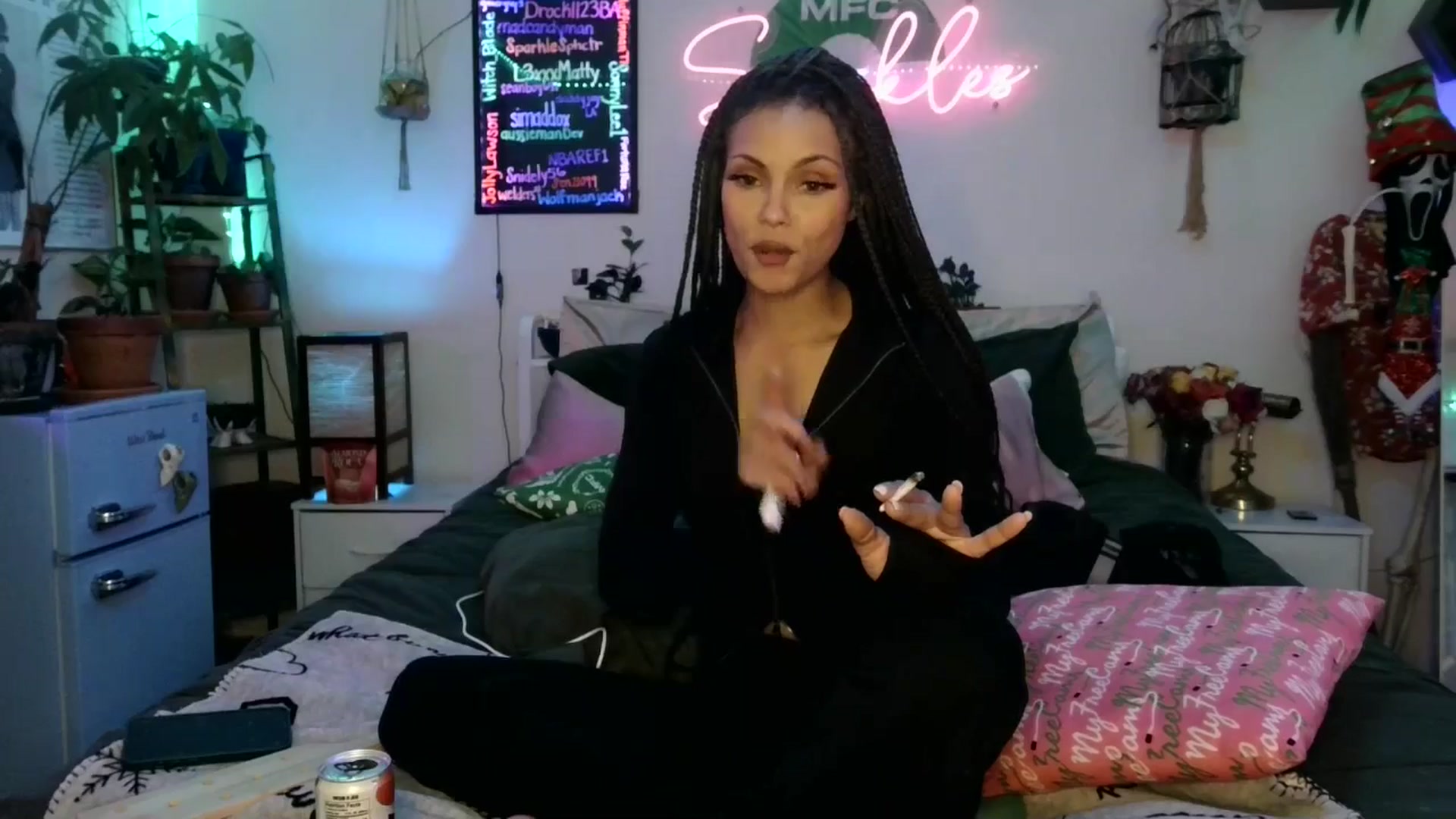 Gallery image thumbnail from SPARKL3S's myfreecams stream on, 12/24/2025, 10:05 image 2 of 20