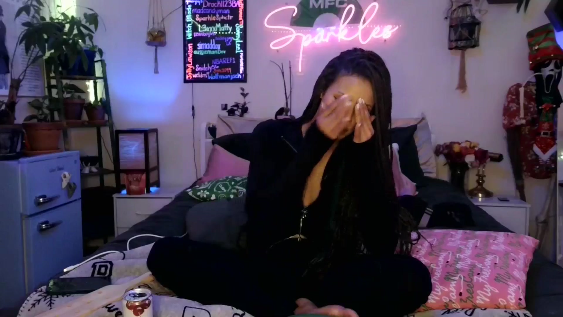 Gallery image thumbnail from SPARKL3S's myfreecams stream on, 12/24/2025, 10:05 image 13 of 20