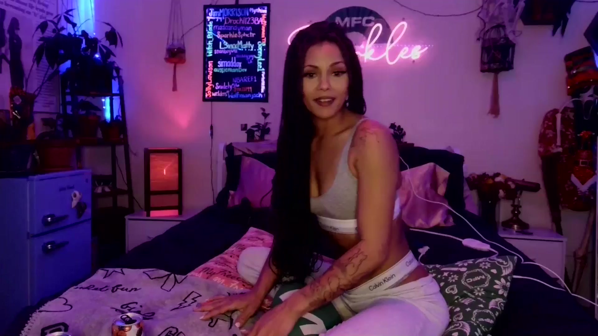 Gallery image thumbnail from SPARKL3S's myfreecams stream on, 12/28/2025, 11:28 image 8 of 20