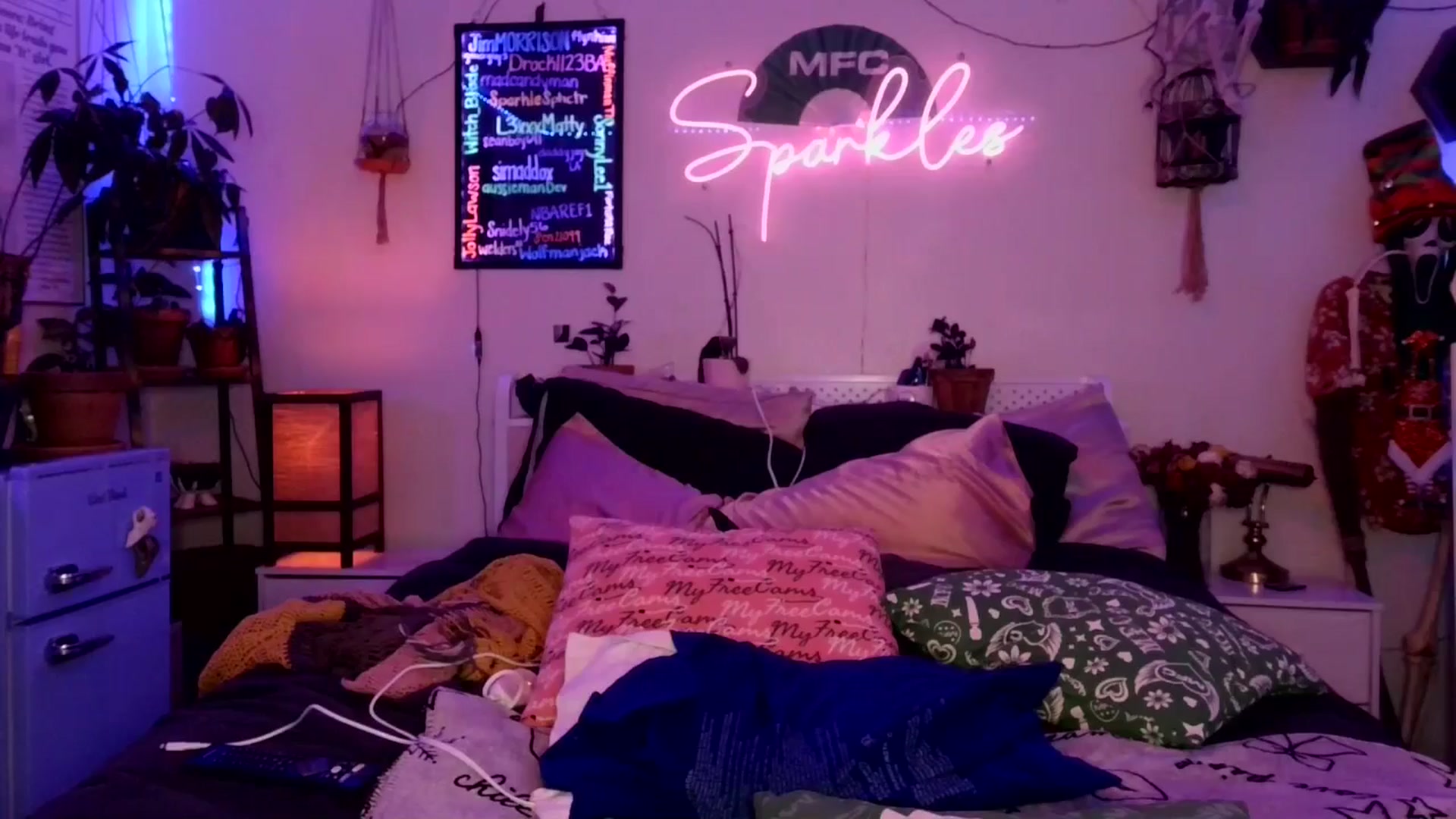 Gallery image thumbnail from SPARKL3S's myfreecams stream on, 12/29/2025, 09:48 image 5 of 20