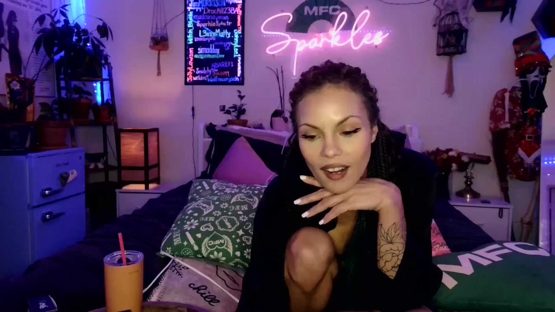 Gallery image thumbnail from SPARKL3S's myfreecams stream on, 12/30/2025, 10:02 image 4 of 20