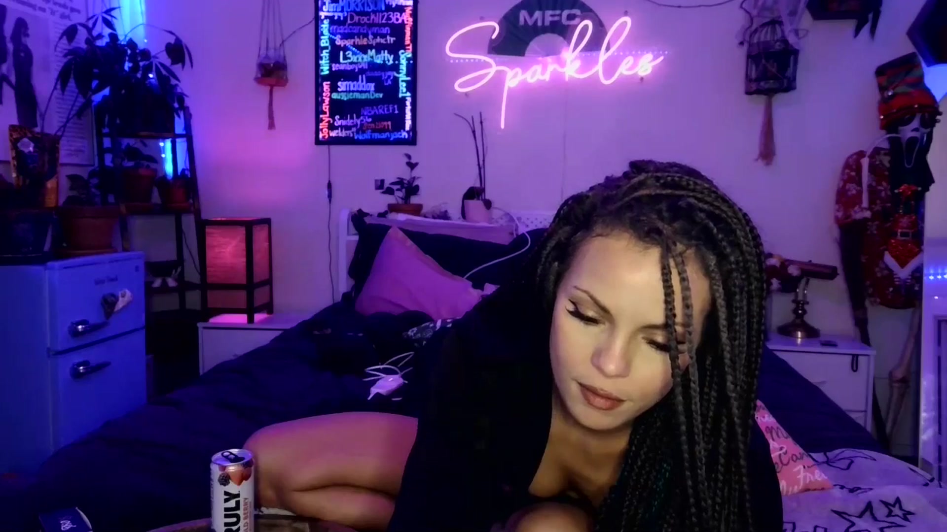 Gallery image thumbnail from SPARKL3S's myfreecams stream on, 12/30/2025, 10:02 image 11 of 20