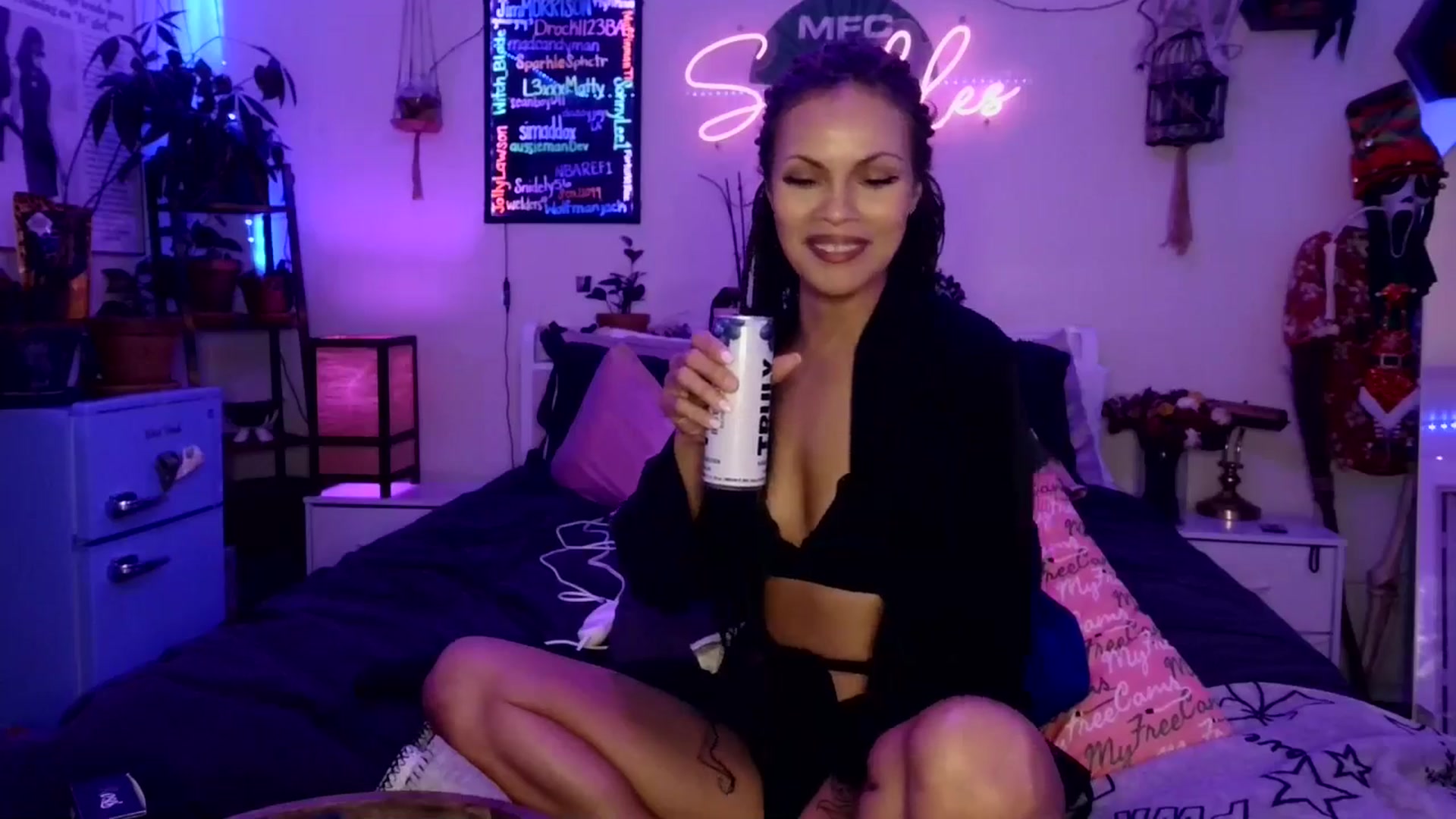 Gallery image thumbnail from SPARKL3S's myfreecams stream on, 12/30/2025, 10:02 image 8 of 20