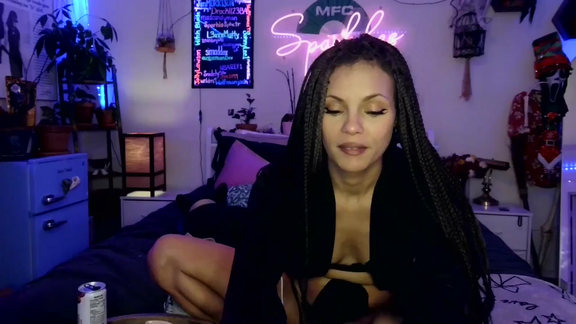 Gallery image thumbnail from SPARKL3S's myfreecams stream on, 12/30/2025, 10:37 image 18 of 20