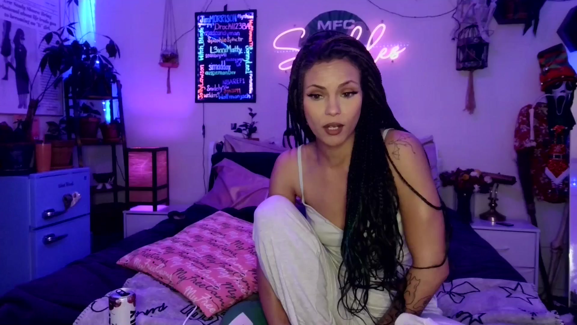 Gallery image thumbnail from SPARKL3S's myfreecams stream on, 12/31/2025, 10:08 image 1 of 20