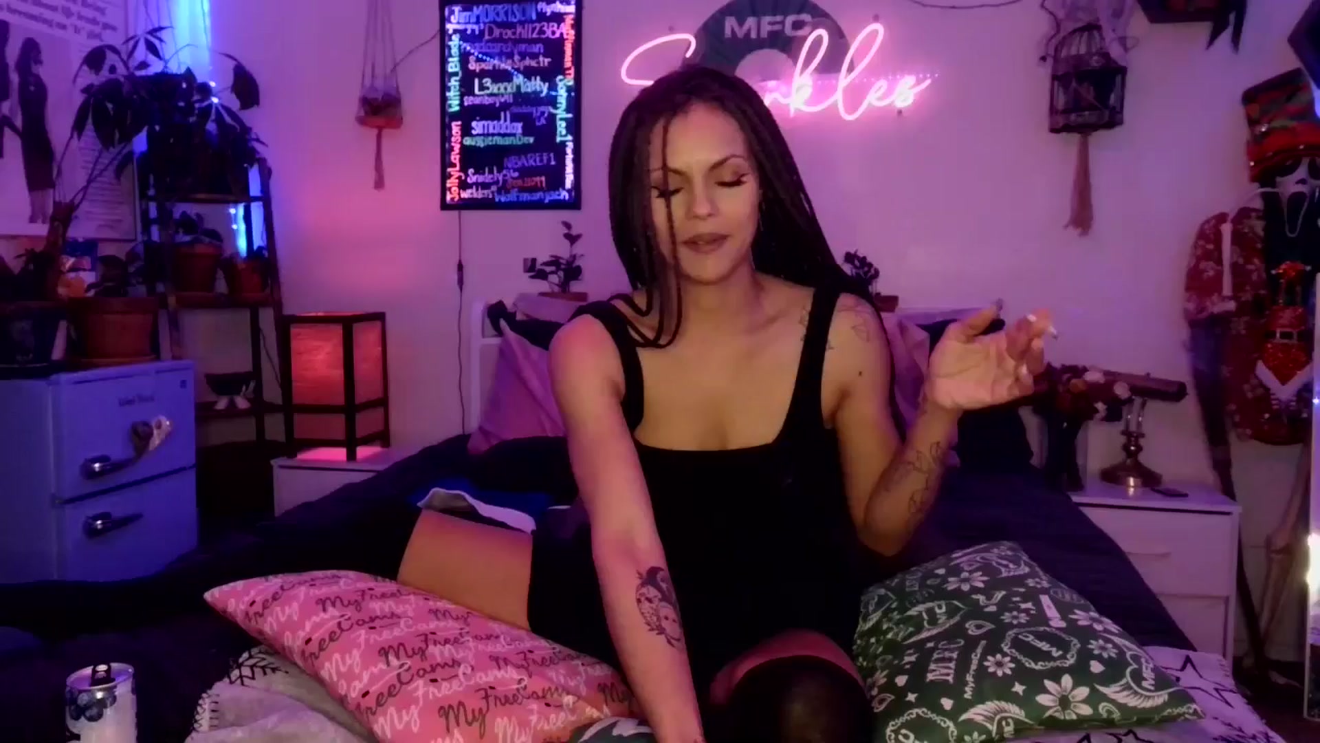 Gallery image thumbnail from SPARKL3S's myfreecams stream on, 01/01/2026, 09:17 image 3 of 20
