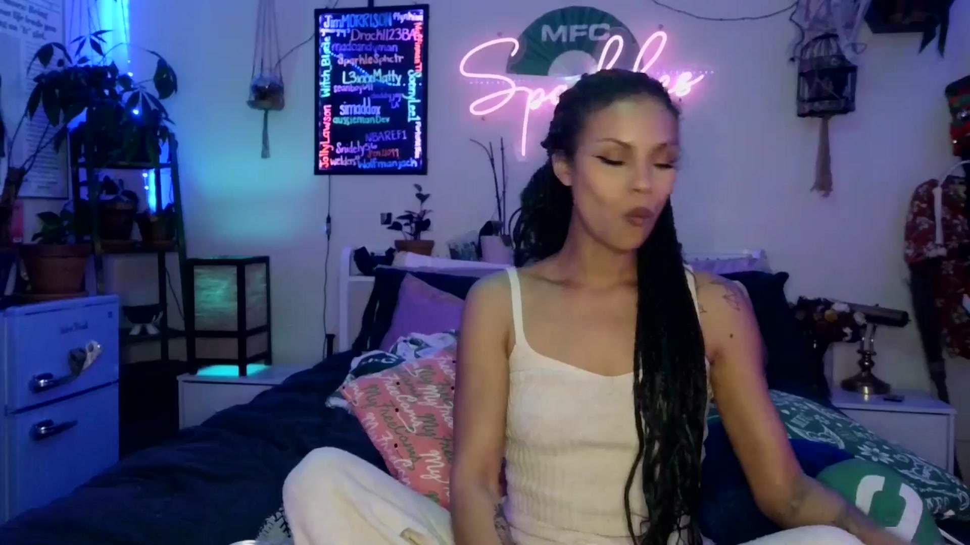Gallery image thumbnail from SPARKL3S's myfreecams stream on, 01/02/2026, 09:49 image 12 of 20