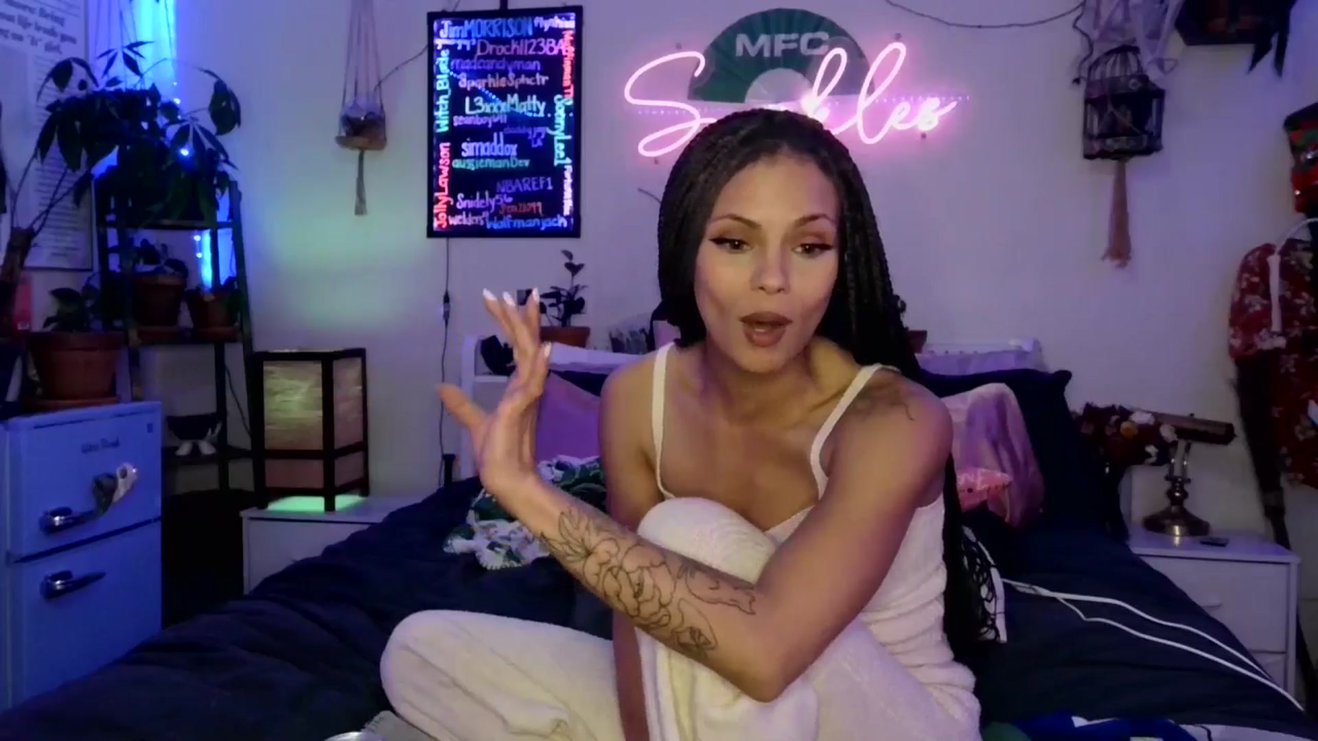 Gallery image thumbnail from SPARKL3S's myfreecams stream on, 01/02/2026, 09:49 image 19 of 20