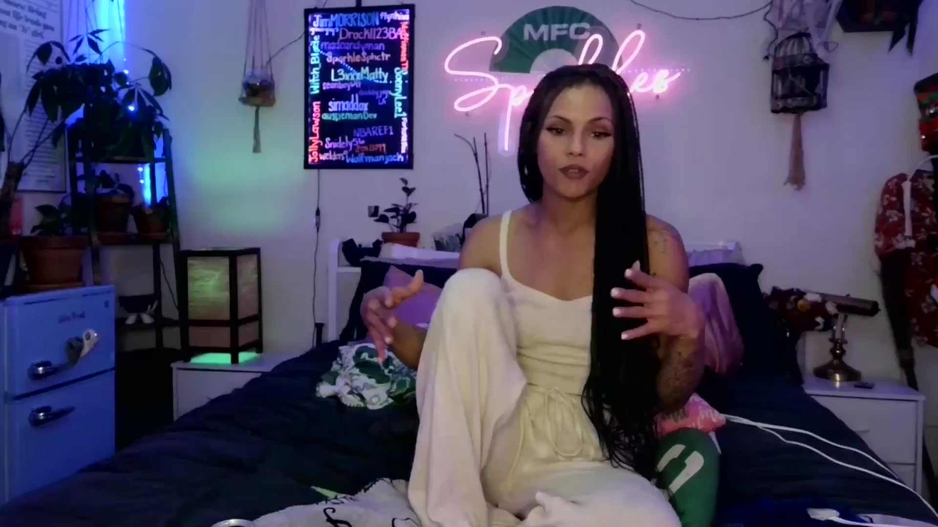 Gallery image thumbnail from SPARKL3S's myfreecams stream on, 01/02/2026, 10:50 image 1 of 20