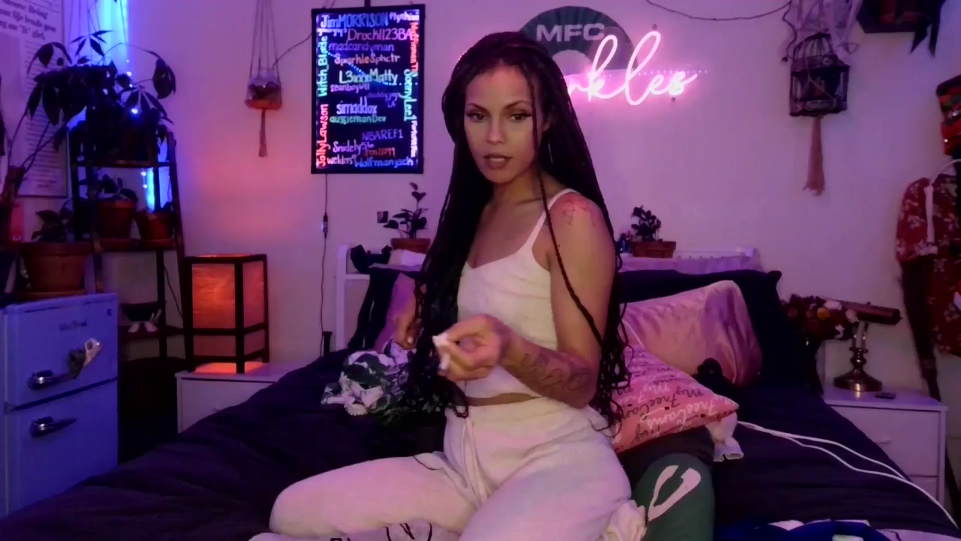 Gallery image thumbnail from SPARKL3S's myfreecams stream on, 01/02/2026, 10:50 image 6 of 20