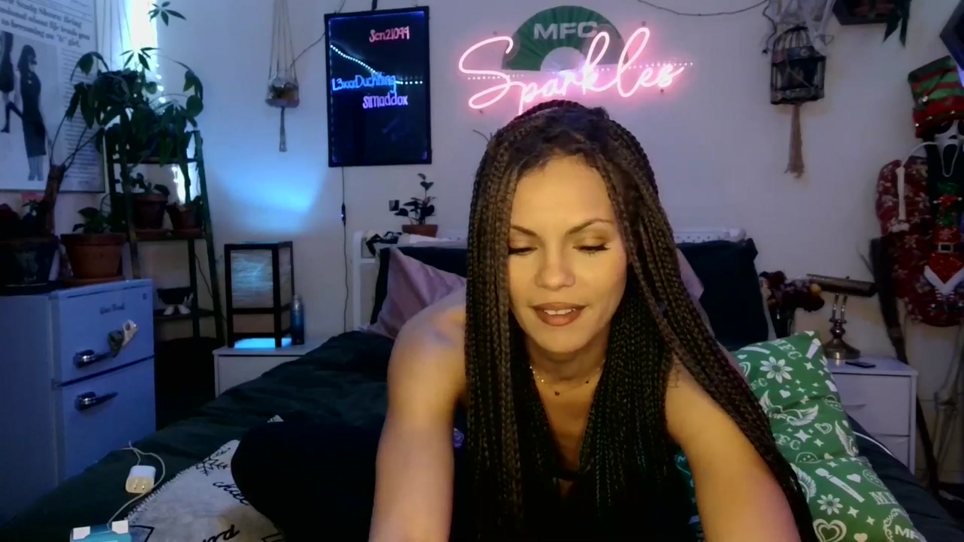 Gallery image thumbnail from SPARKL3S's myfreecams stream on, 01/05/2026, 07:59 image 20 of 20