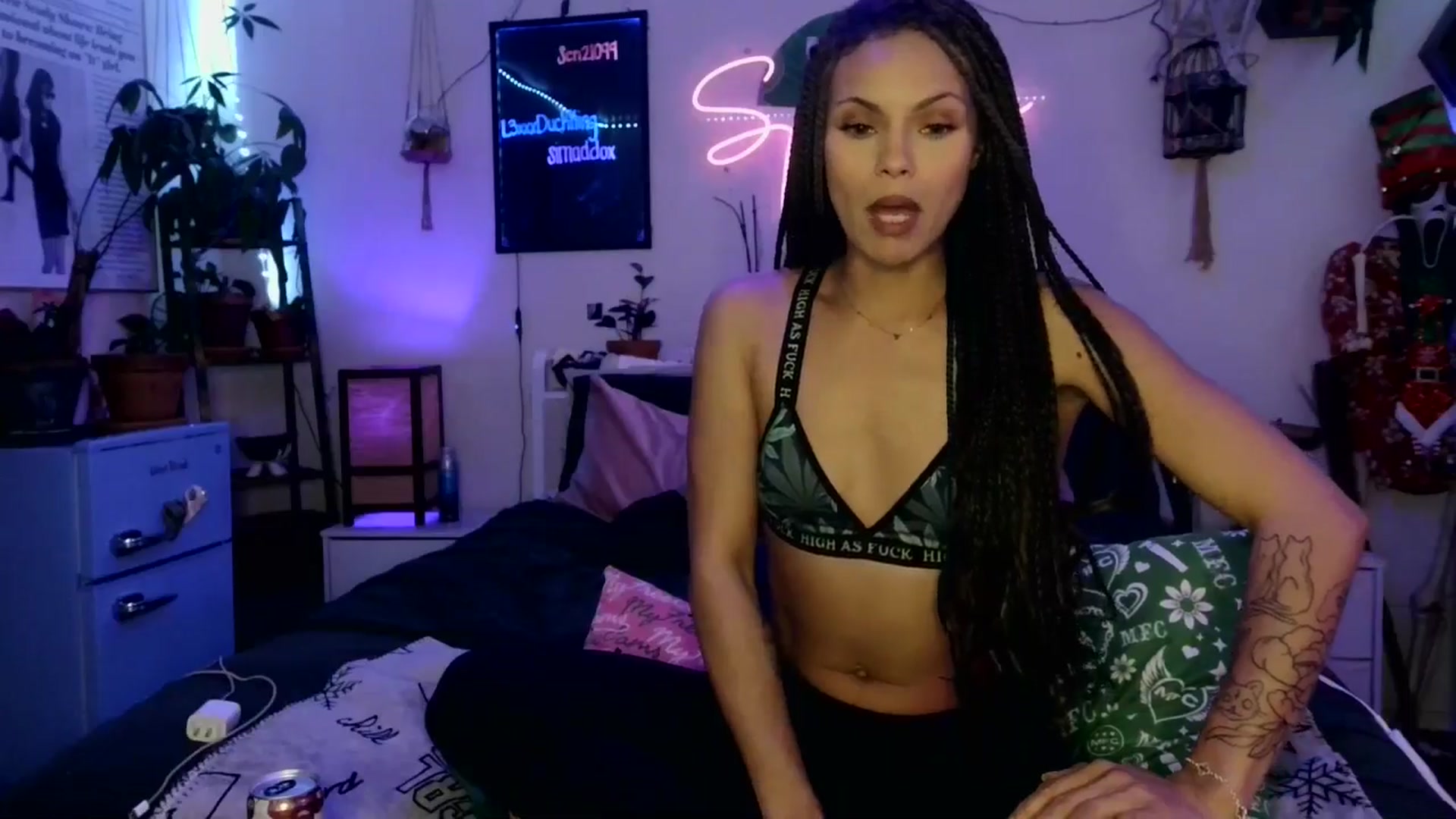 Gallery image thumbnail from SPARKL3S's myfreecams stream on, 01/05/2026, 07:59 image 11 of 20