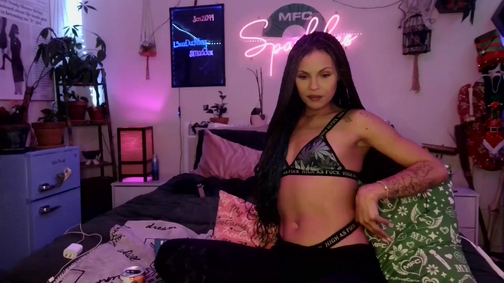 Gallery image thumbnail from SPARKL3S's myfreecams stream on, 01/05/2026, 07:59 image 2 of 20