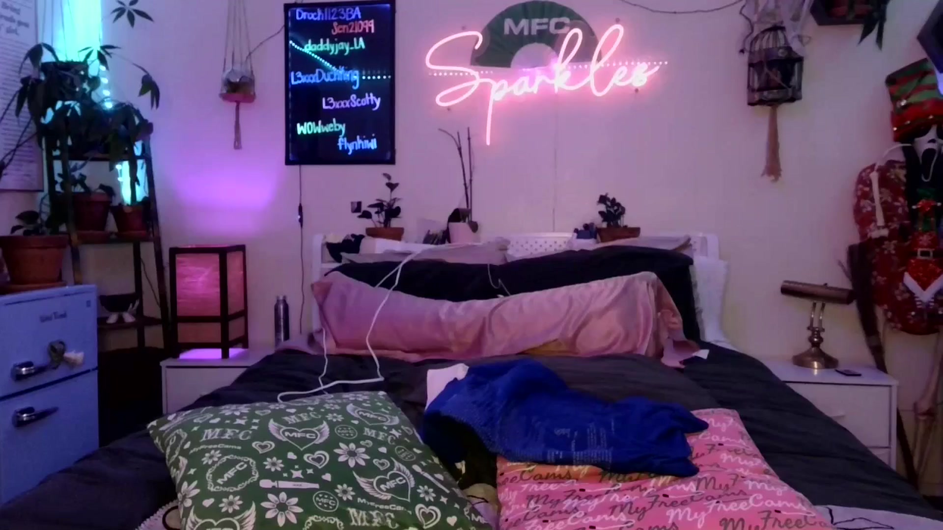 Gallery image thumbnail from SPARKL3S's myfreecams stream on, 01/08/2026, 09:34 image 5 of 20