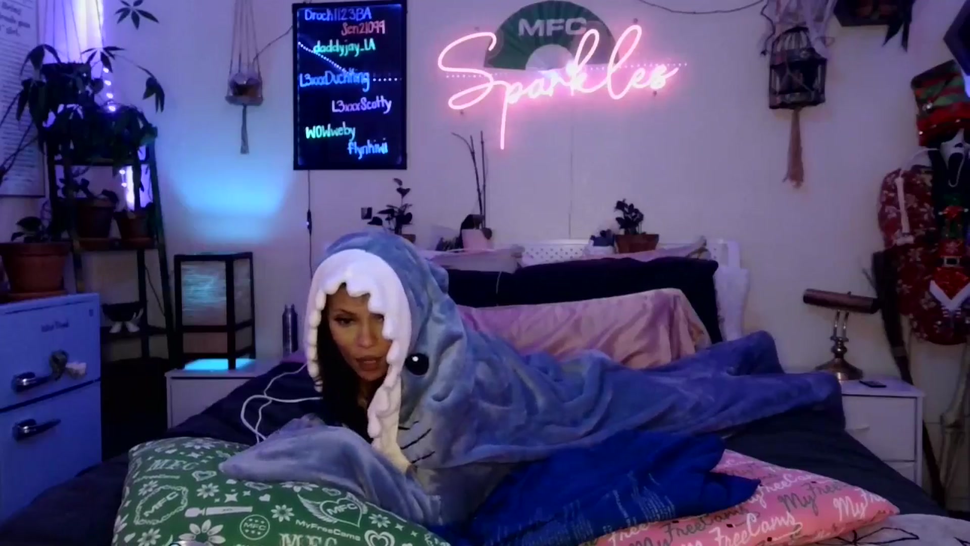 Gallery image thumbnail from SPARKL3S's myfreecams stream on, 01/08/2026, 09:34 image 17 of 20