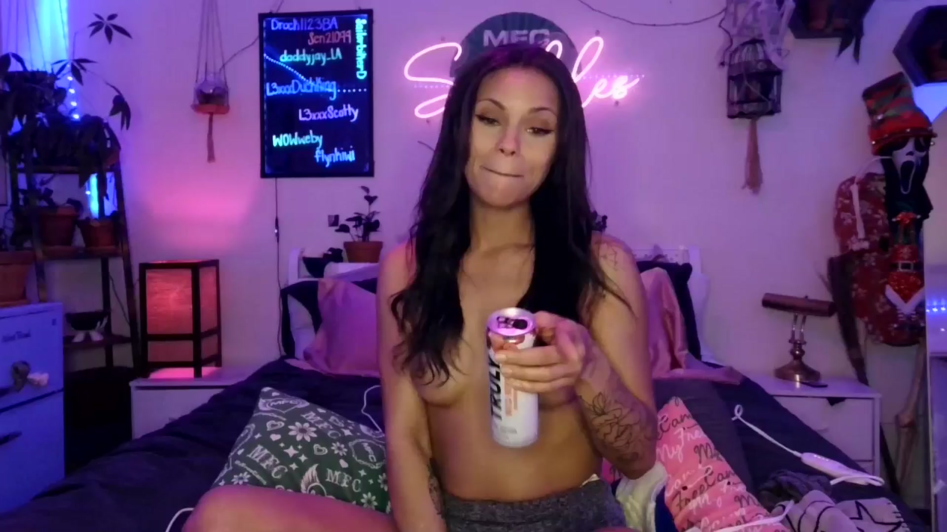 Gallery image thumbnail from SPARKL3S's myfreecams stream on, 01/09/2026, 12:12 image 7 of 20