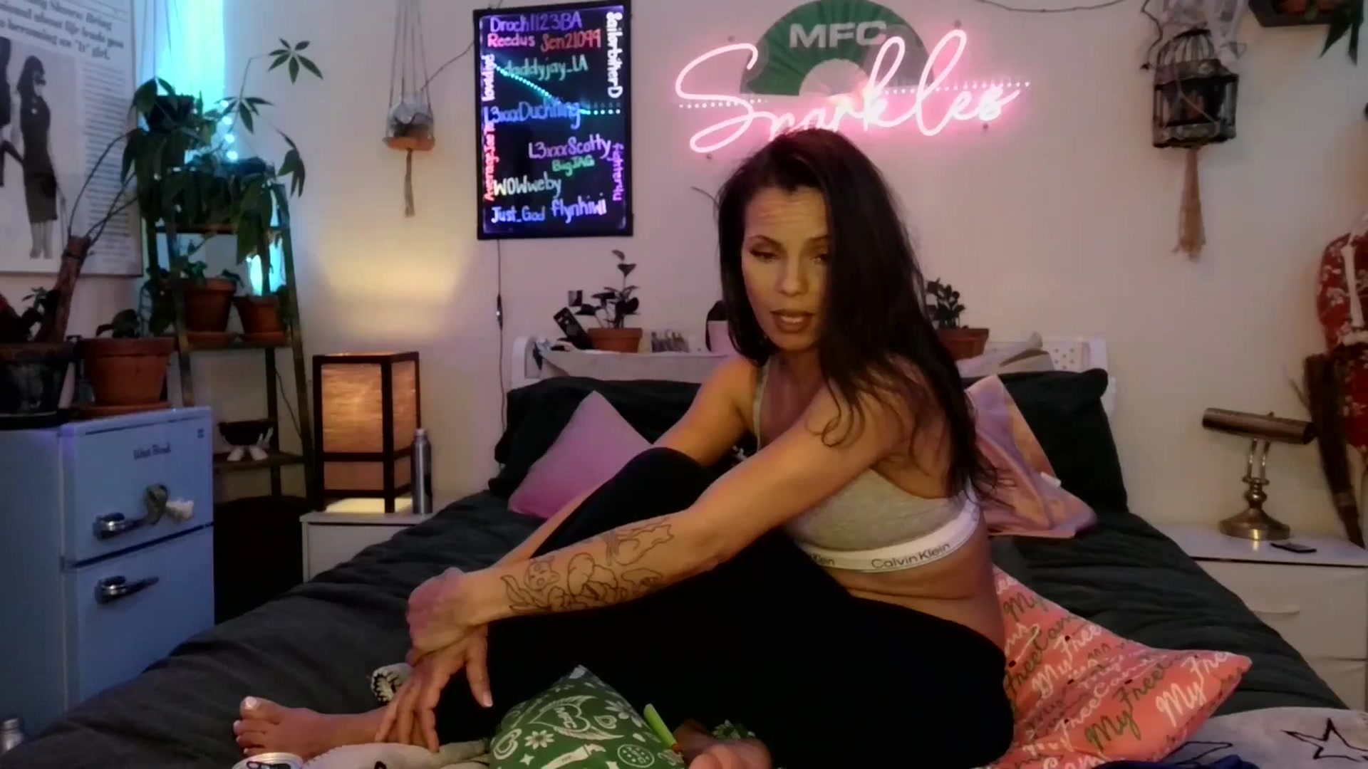 Gallery image thumbnail from SPARKL3S's myfreecams stream on, 01/12/2026, 11:23 image 17 of 20