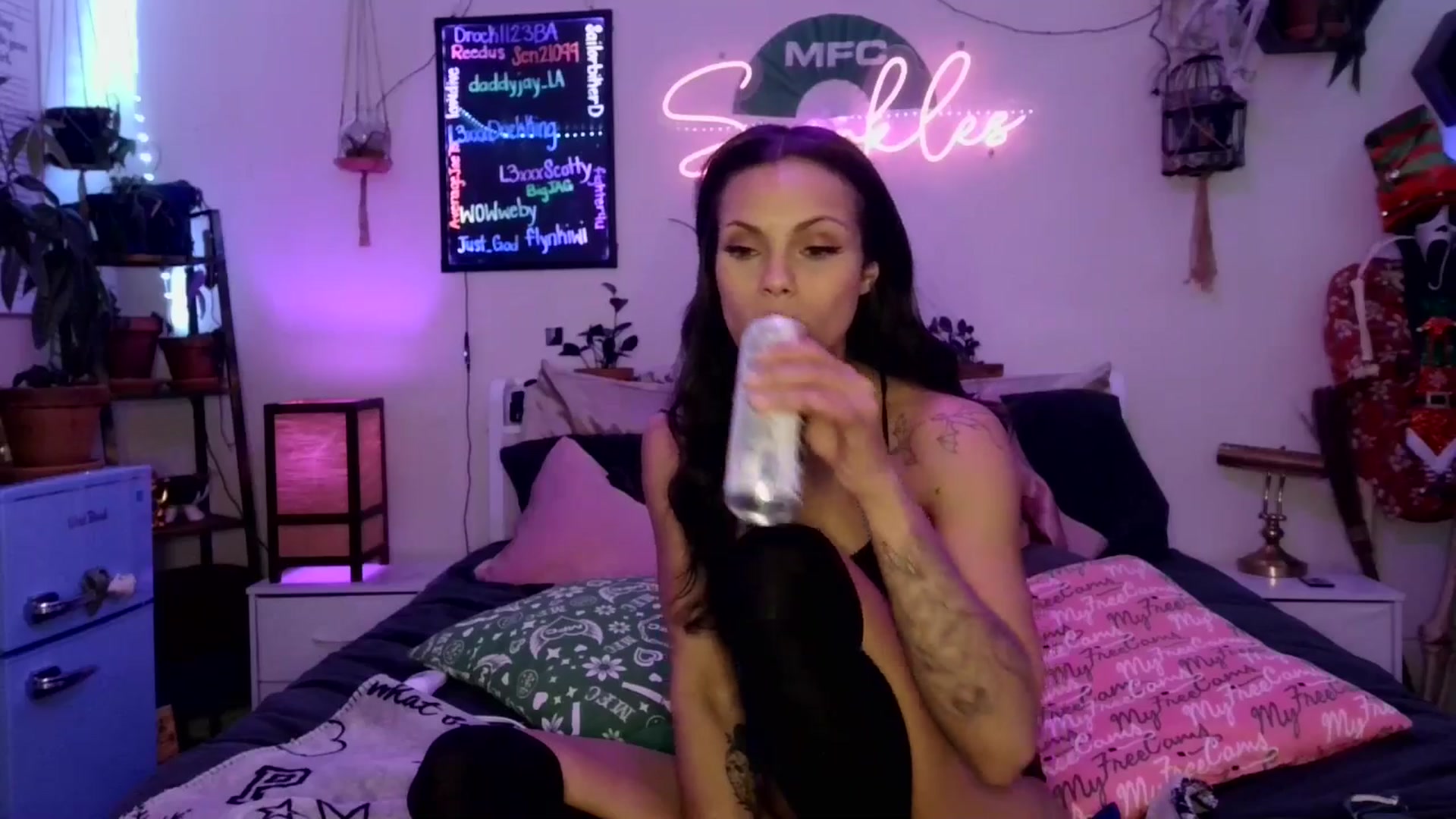 Gallery image thumbnail from SPARKL3S's myfreecams stream on, 01/18/2026, 10:03 image 7 of 20