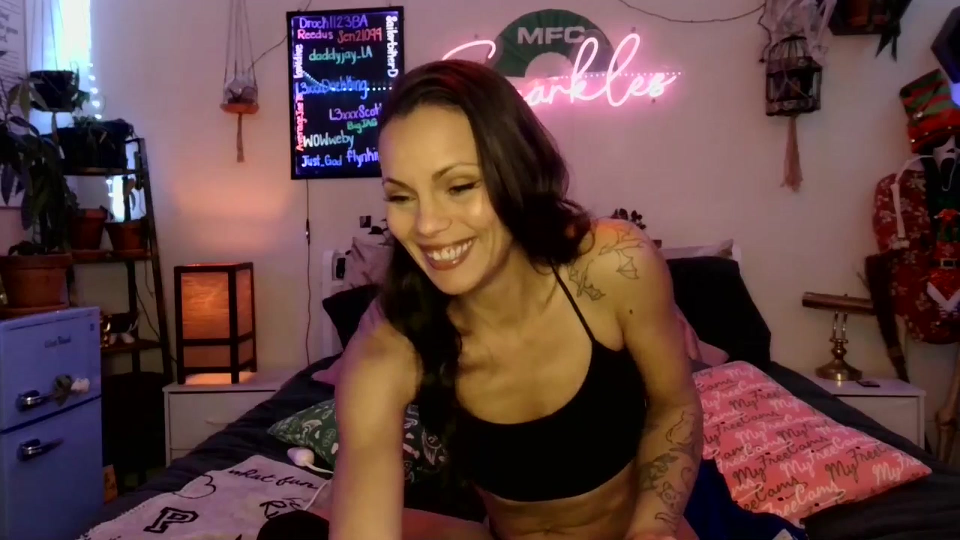 Gallery image thumbnail from SPARKL3S's myfreecams stream on, 01/18/2026, 10:03 image 11 of 20