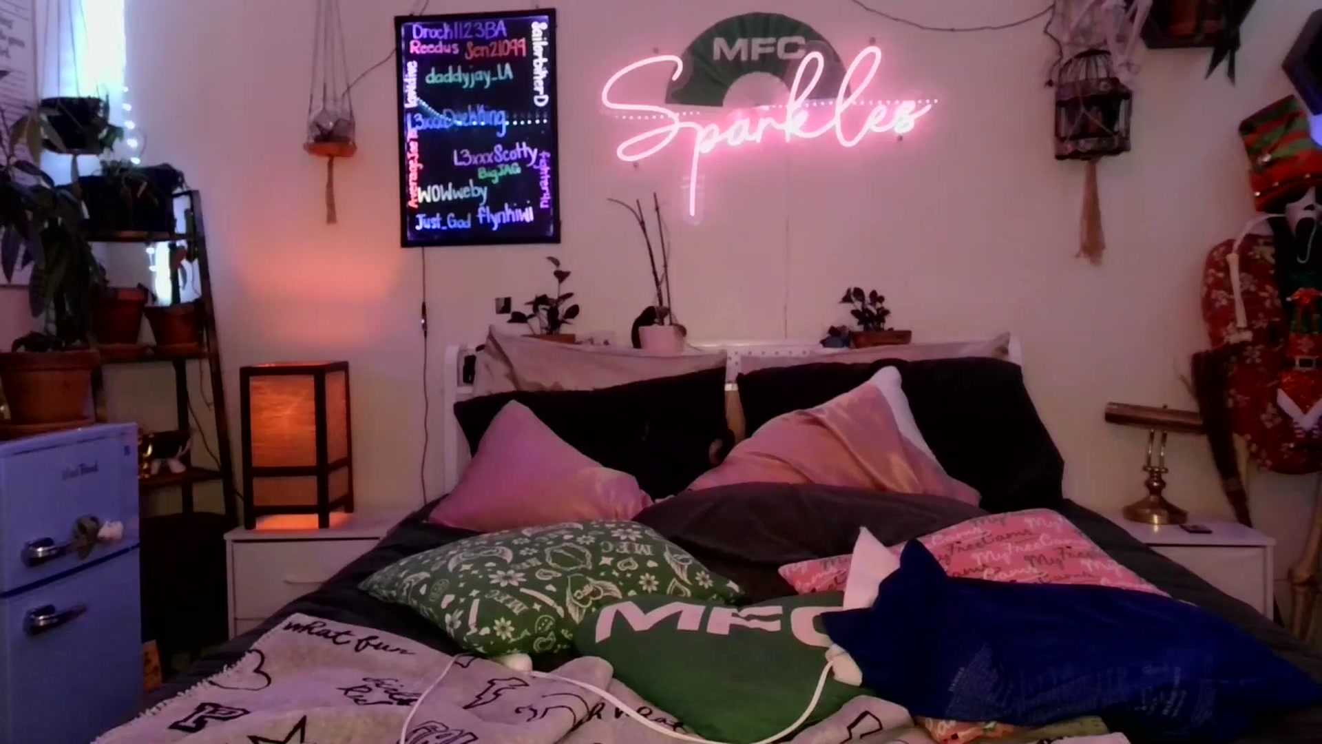Gallery image thumbnail from SPARKL3S's myfreecams stream on, 01/18/2026, 10:24 image 16 of 20