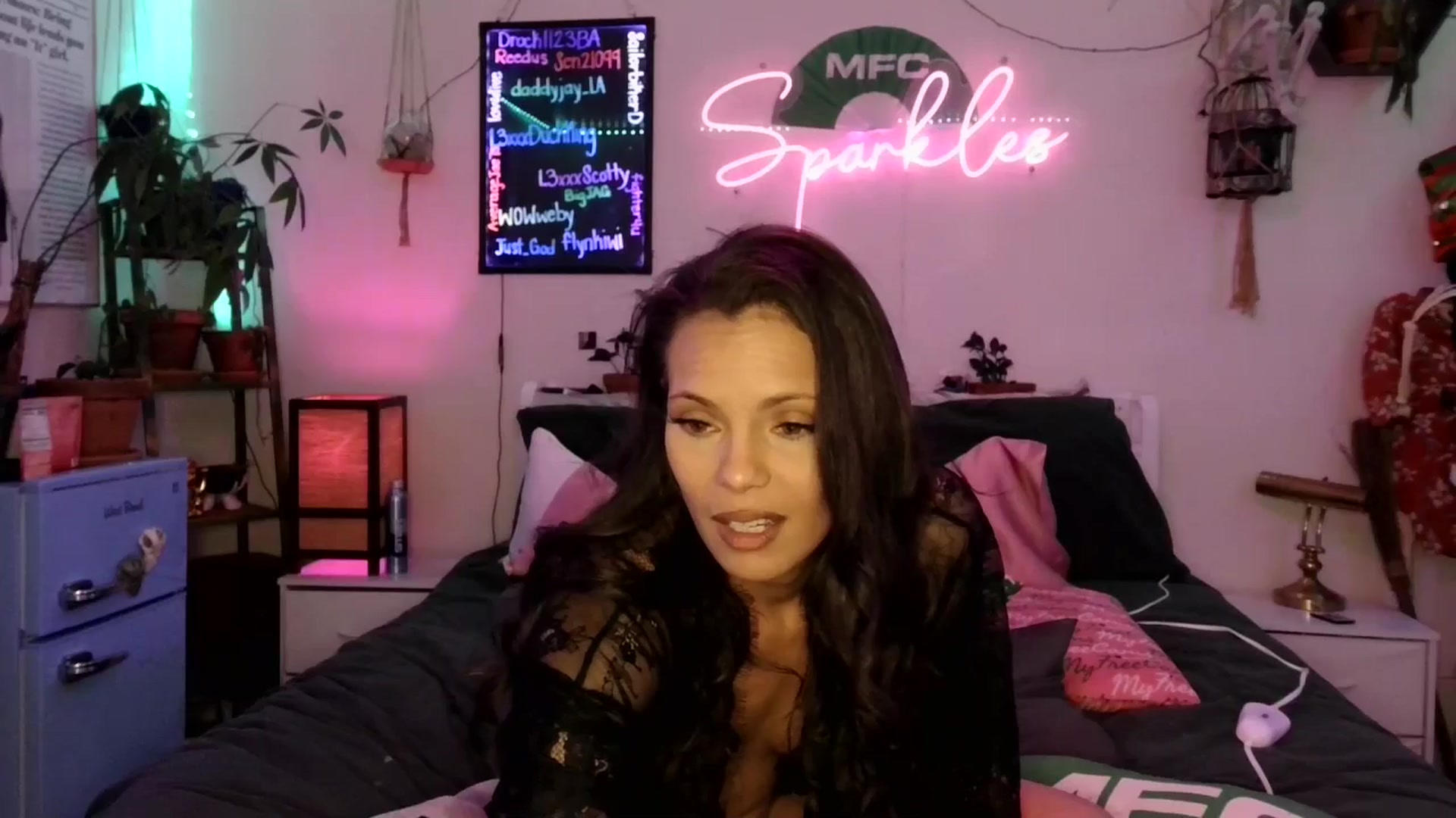 Gallery image thumbnail from SPARKL3S's myfreecams stream on, 01/25/2026, 10:34 image 12 of 20