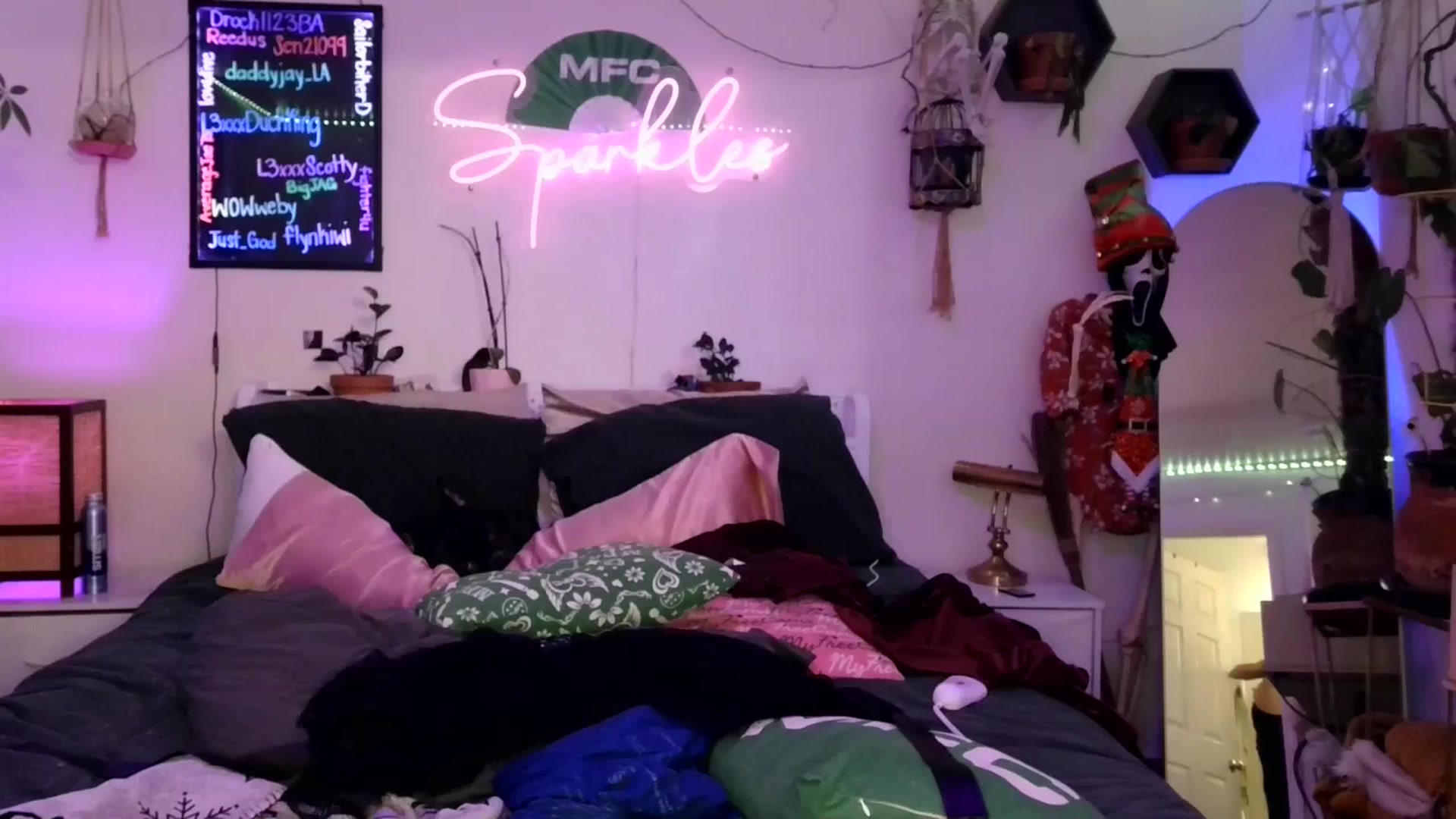 Gallery image thumbnail from SPARKL3S's myfreecams stream on, 01/25/2026, 10:34 image 20 of 20