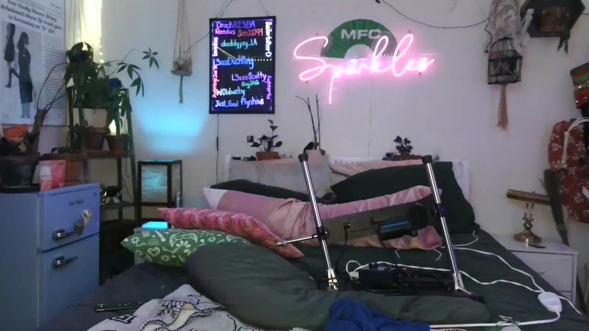 Gallery image thumbnail from SPARKL3S's myfreecams stream on, 01/25/2026, 12:15 image 17 of 20