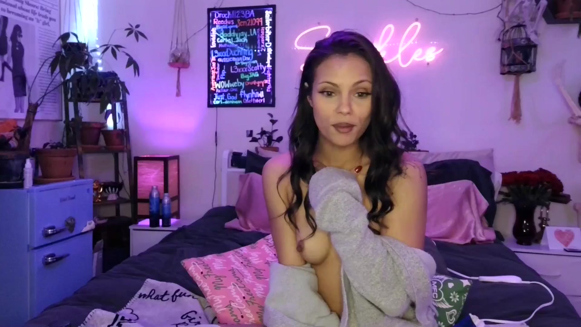 Gallery image thumbnail from SPARKL3S's myfreecams stream on, 02/01/2026, 10:57 image 1 of 20