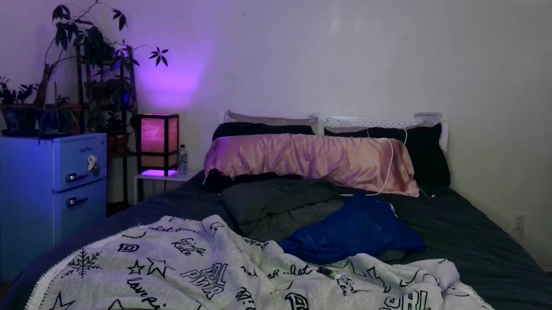 Gallery image thumbnail from SPARKL3S's myfreecams stream on, 03/03/2026, 09:41 image 11 of 20