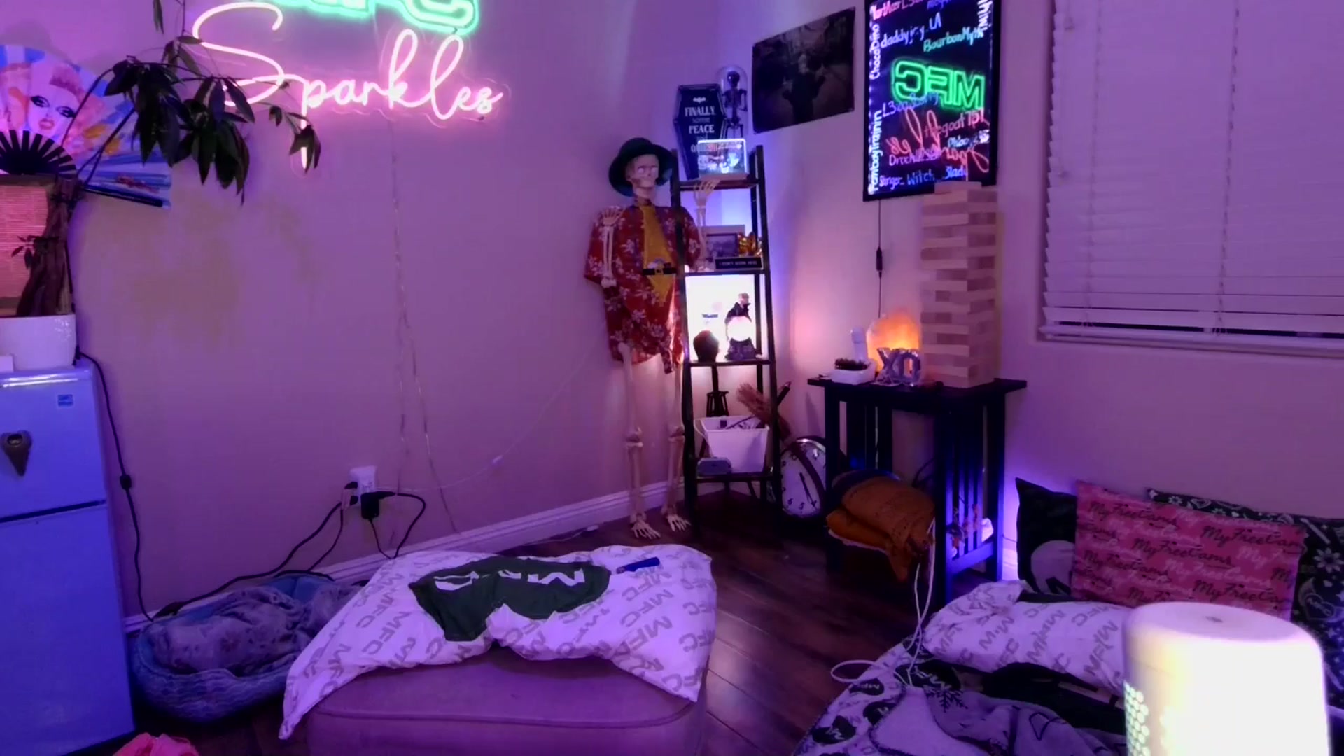 Gallery image thumbnail from SPARKL3S's myfreecams stream on, 03/12/2026, 10:02 image 6 of 20