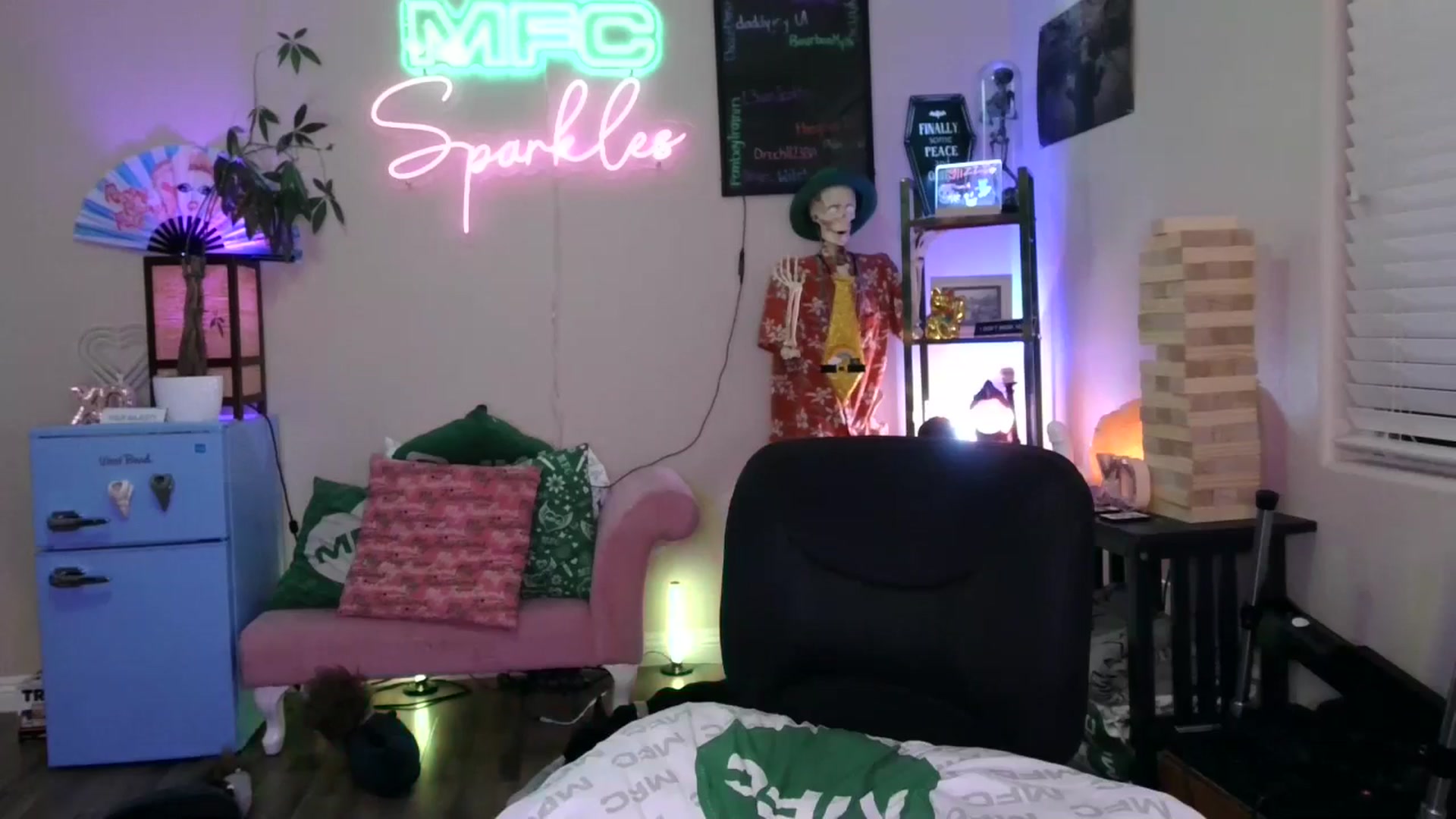 Gallery image thumbnail from SPARKL3S's myfreecams stream on, 03/17/2026, 10:33 image 7 of 20