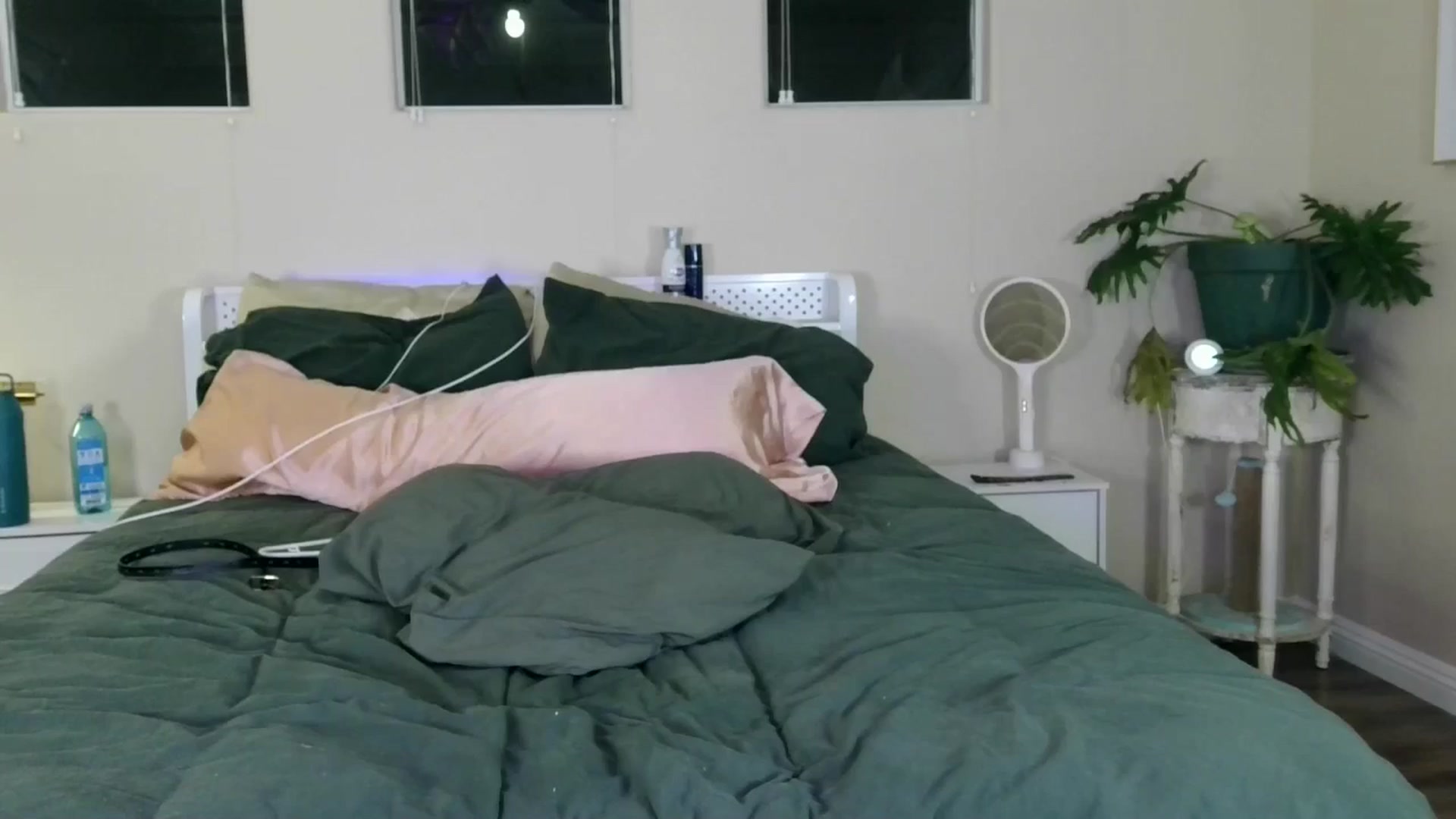 Gallery image thumbnail from SPARKL3S's myfreecams stream on, 04/05/2026, 12:10 image 10 of 20