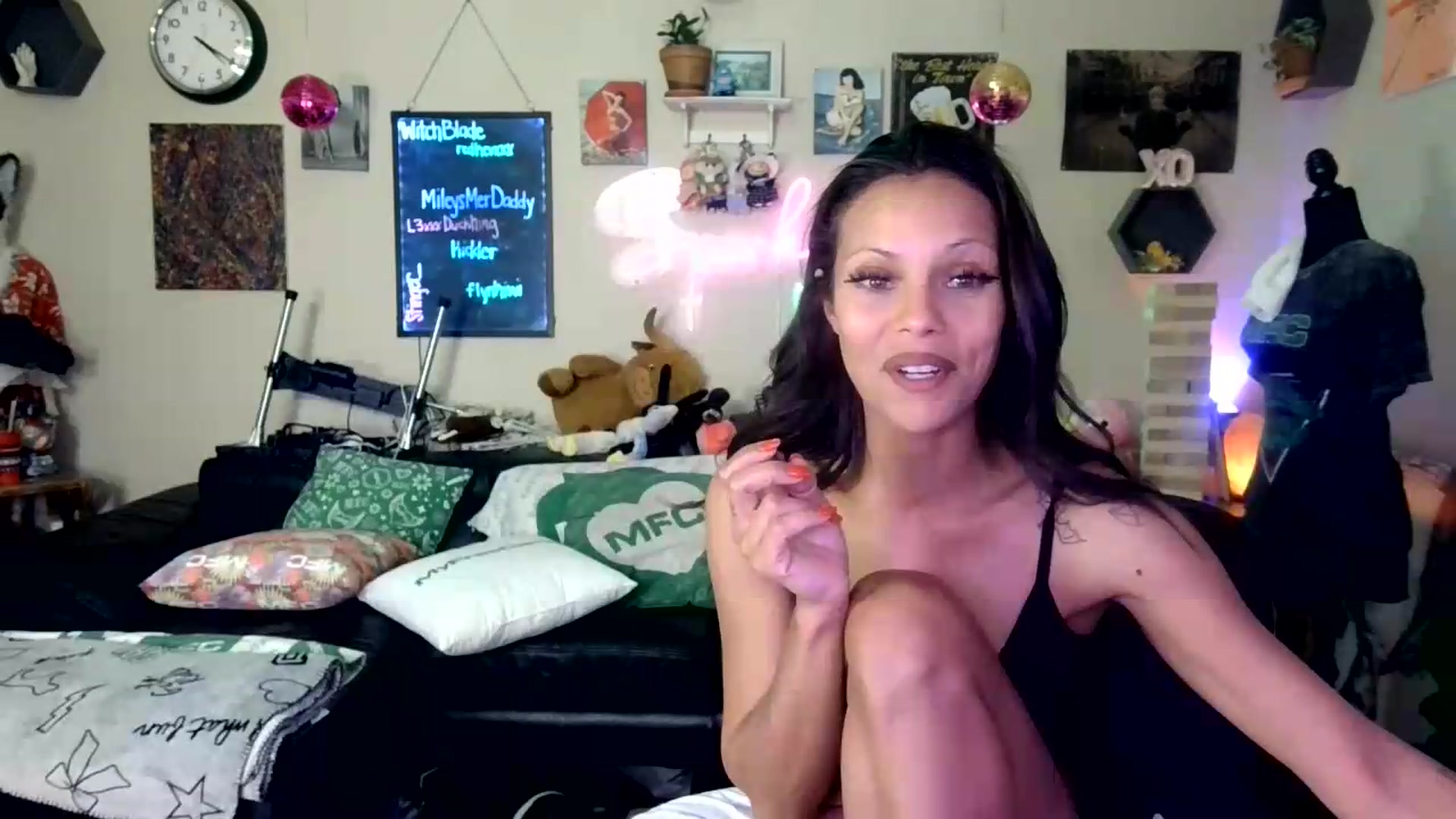 Gallery image thumbnail from SPARKL3S's myfreecams stream on, 07/02/2026, 11:26 image 15 of 20