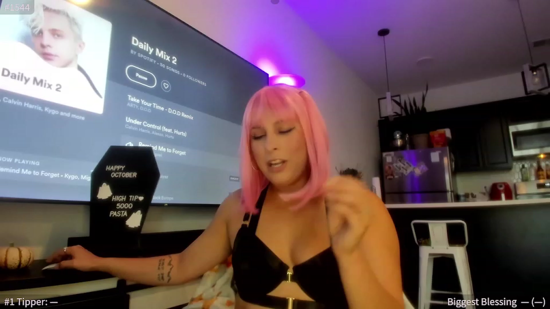 Gallery image thumbnail from SPARKLY's myfreecams stream on, 10/30/2023, 17:02 image 6 of 20